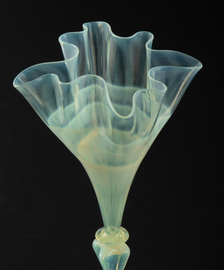 Early 19th Century, Thin Murano Glass Fan Shaped Vase For Sale at 1stDibs