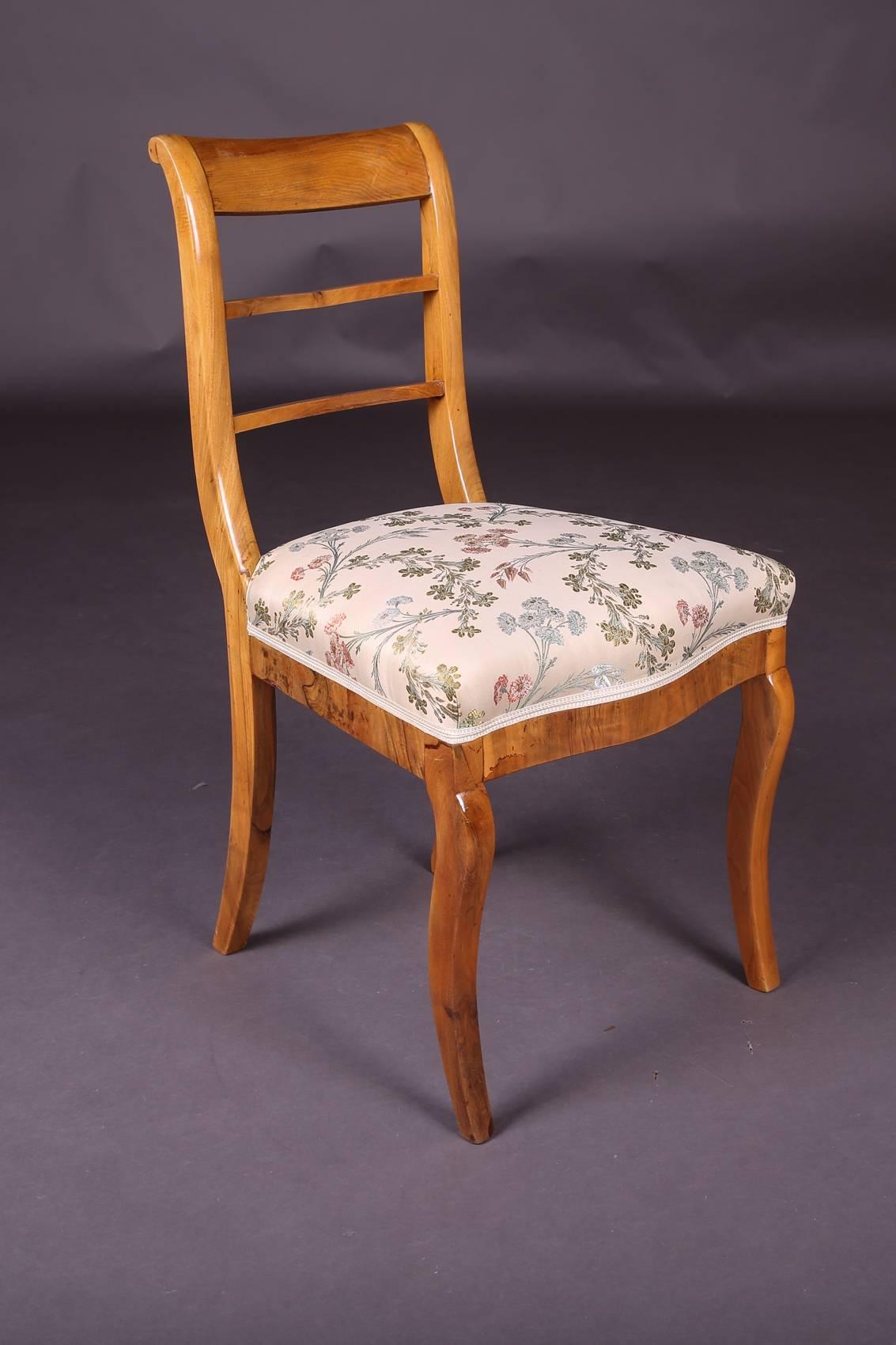 German Early 19th Century Three Biedermeier Curved Legs Set of Chairs For Sale