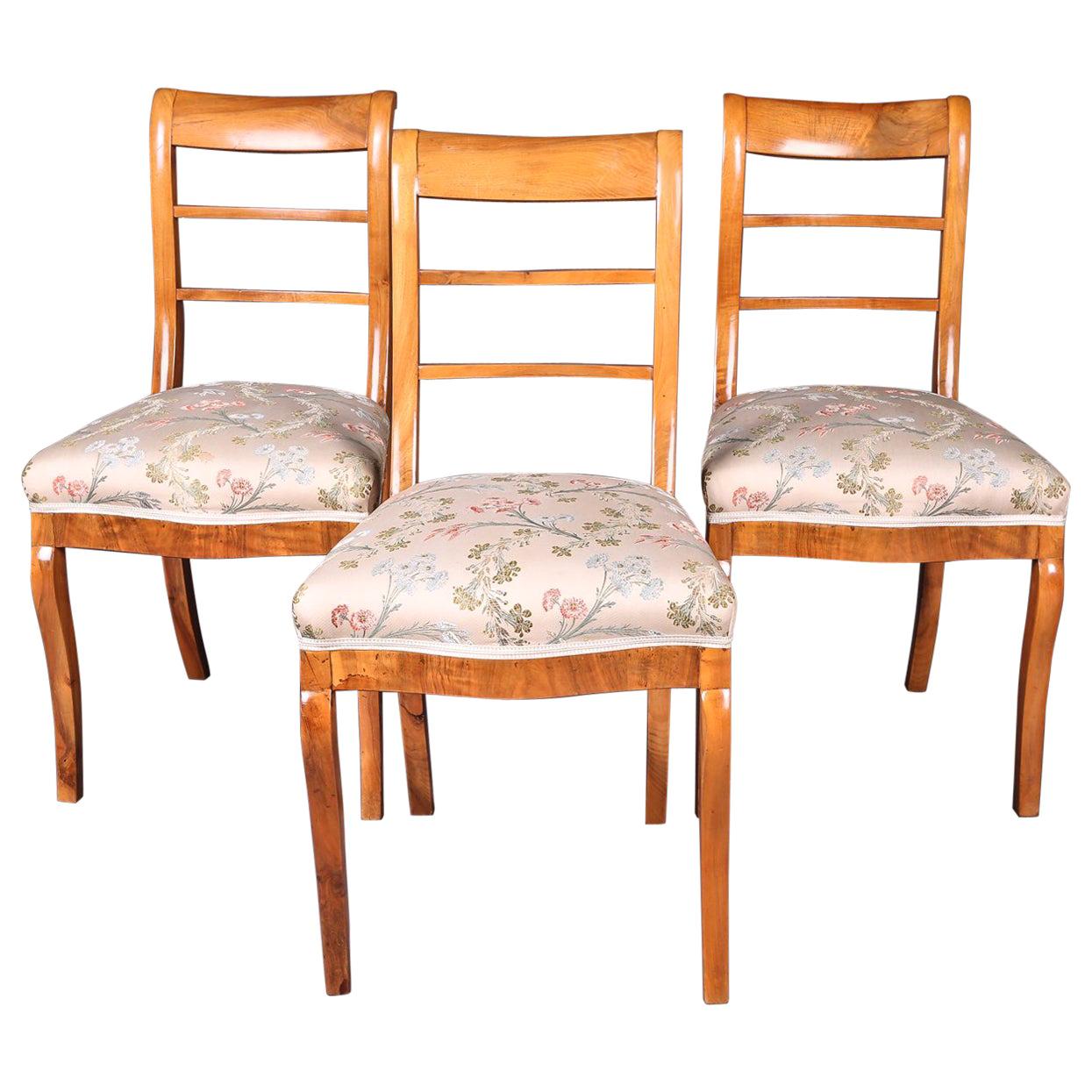 Early 19th Century Three Biedermeier Curved Legs Set of Chairs For Sale