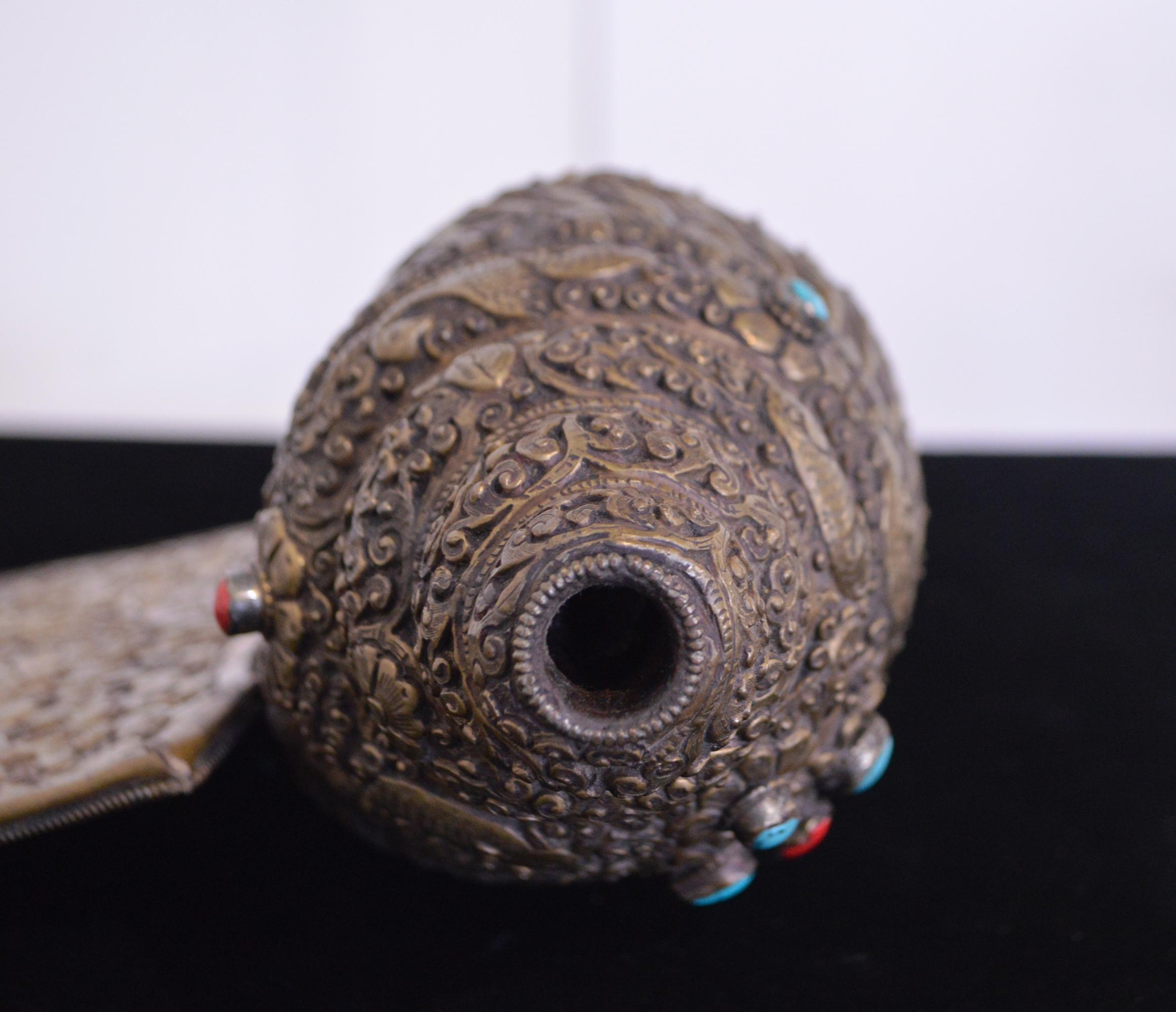 Early-19th Century Tibetan Bronze Trumpet For Sale 7