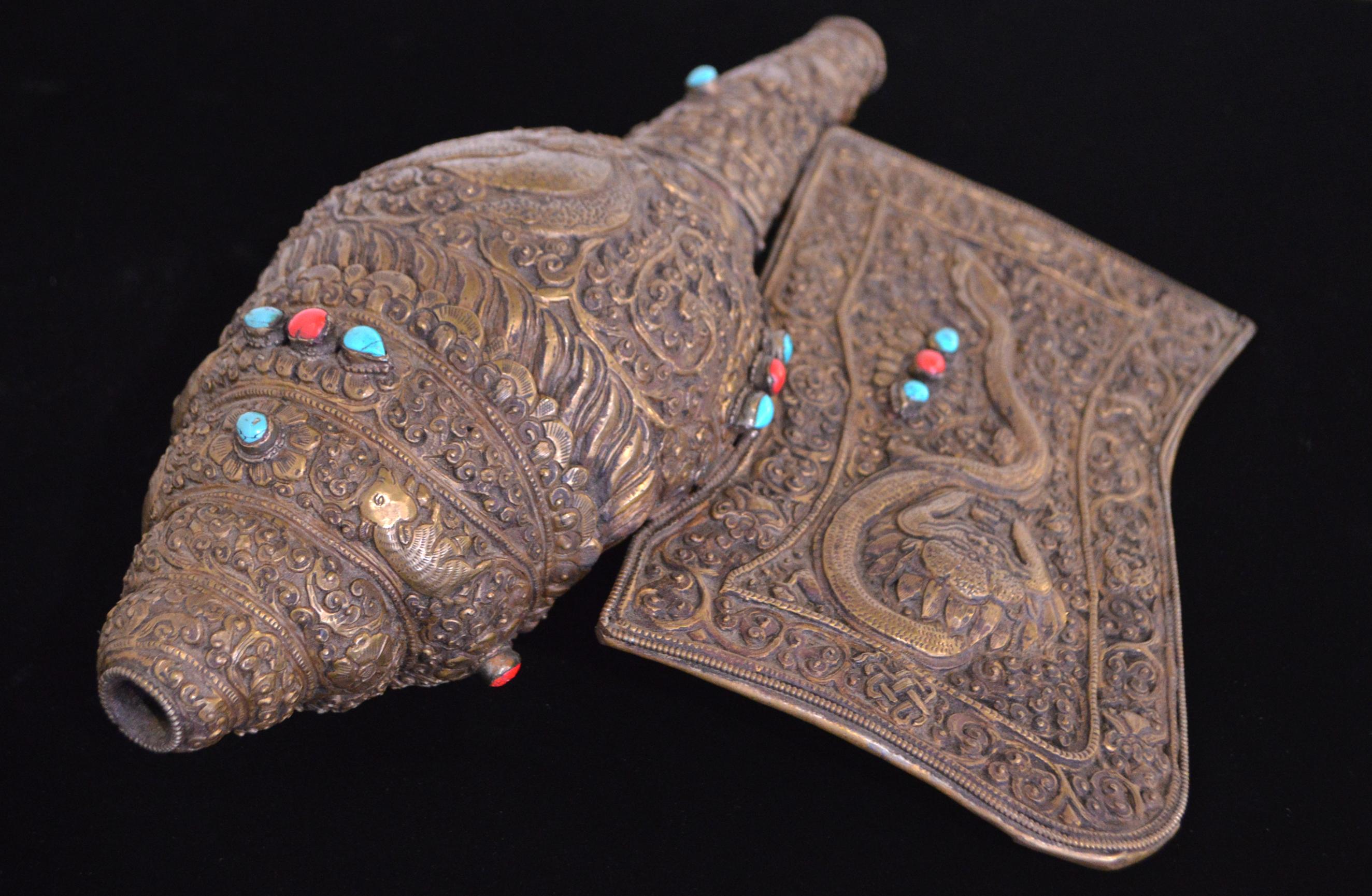 Early-19th Century Tibetan Bronze Trumpet For Sale 3