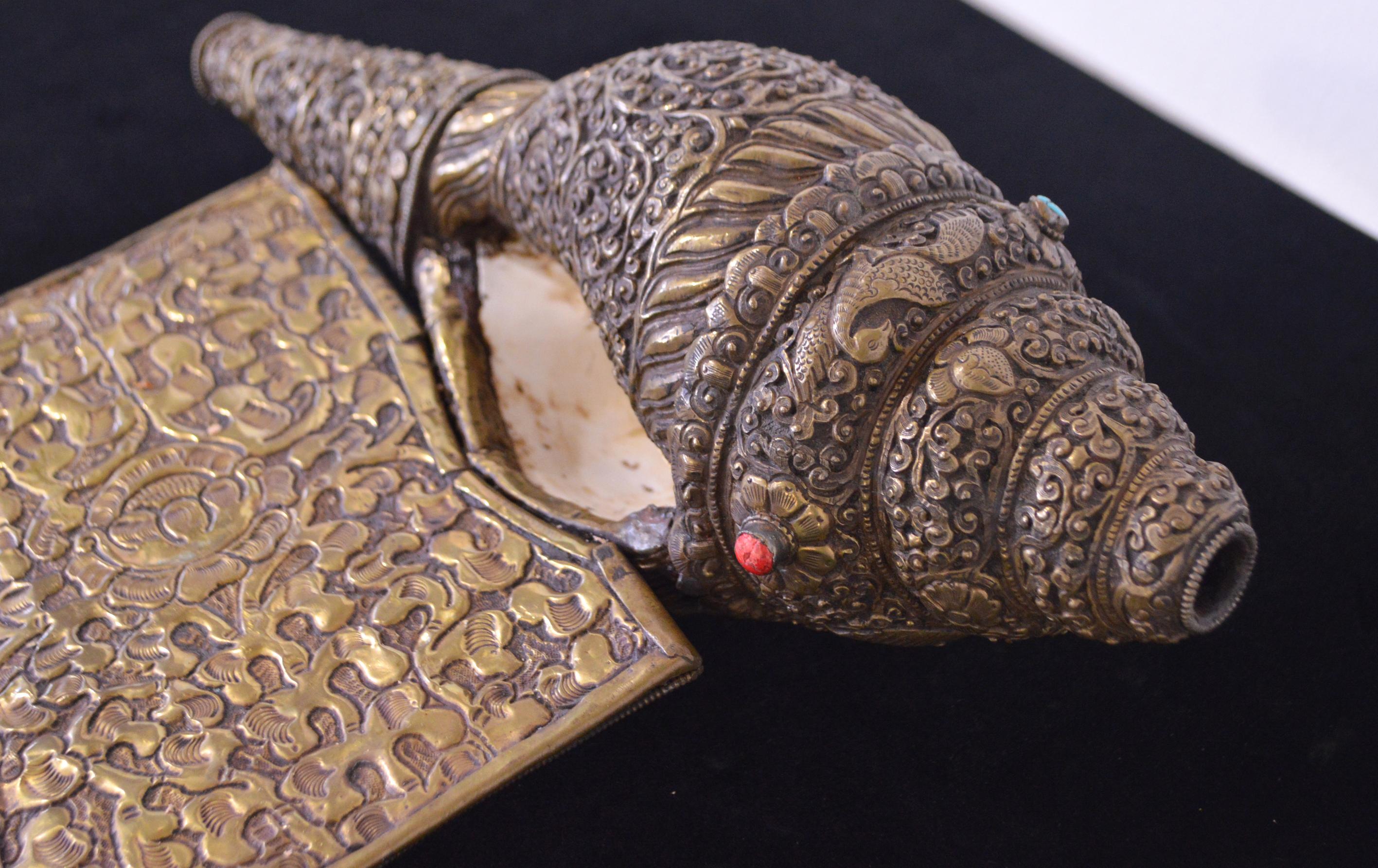 Early-19th Century Tibetan Bronze Trumpet For Sale 5
