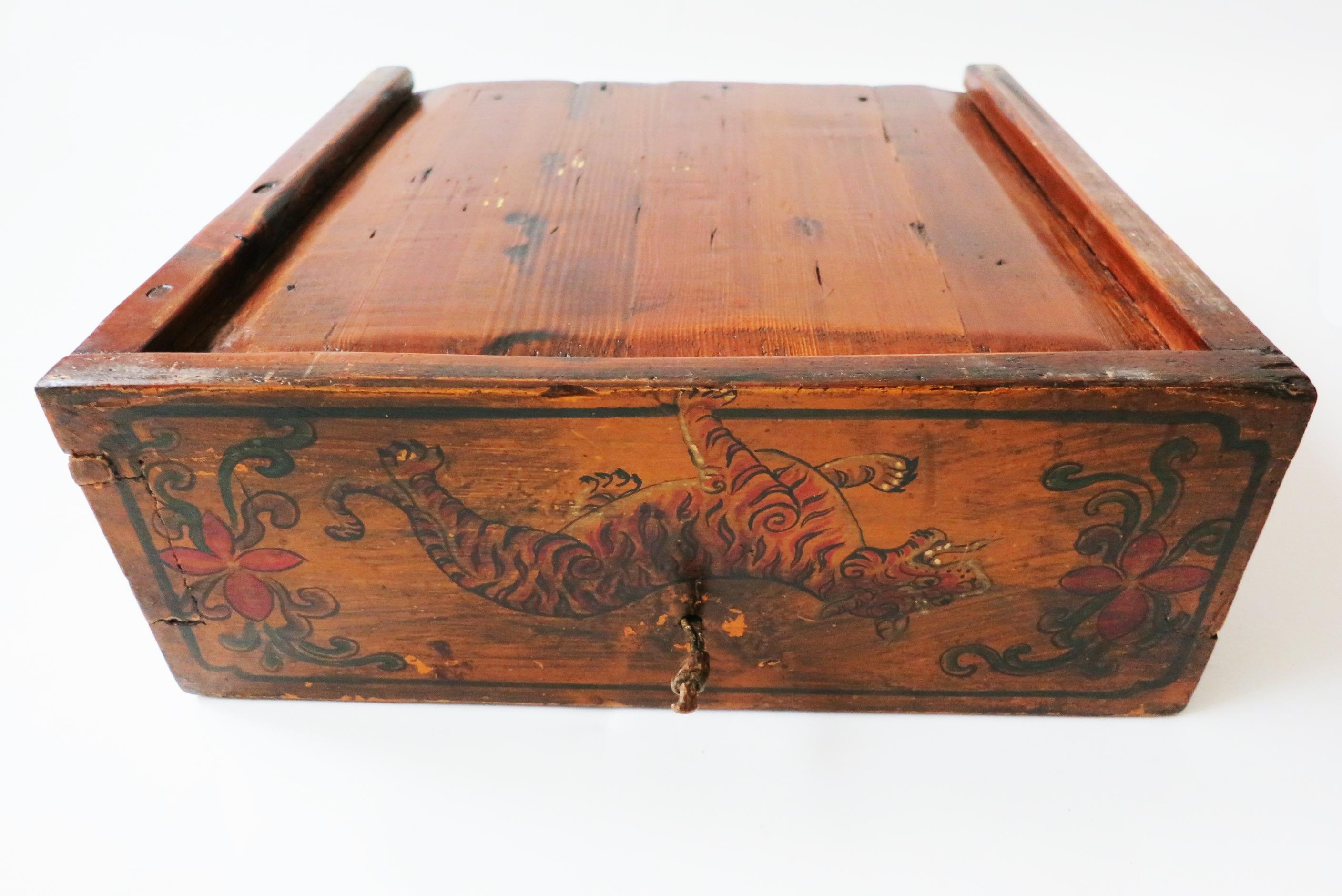 Early 19th Century Tibetan Painted Bible Table For Sale 6