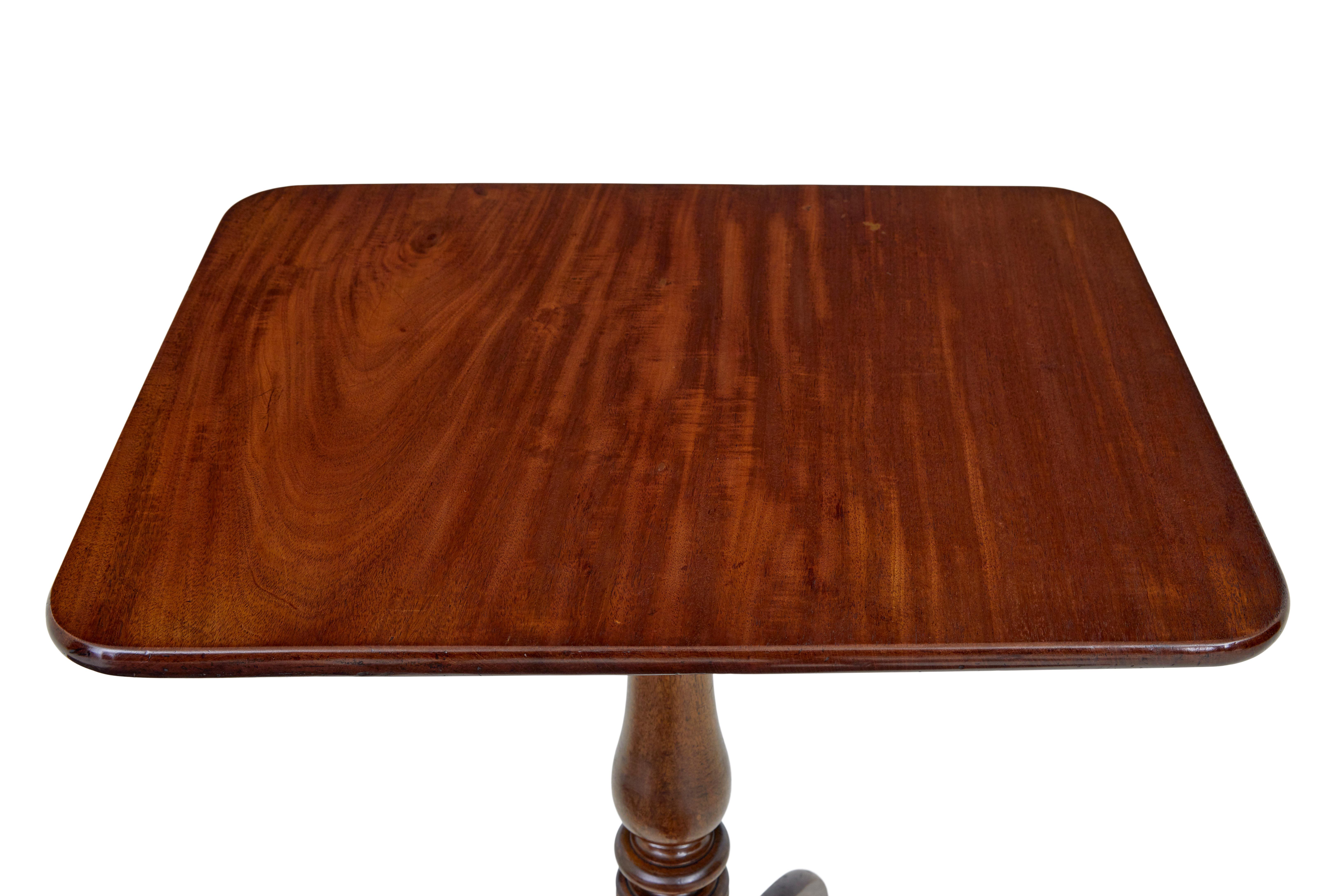 Mahogany Early 19th Century tilt top occasional table For Sale