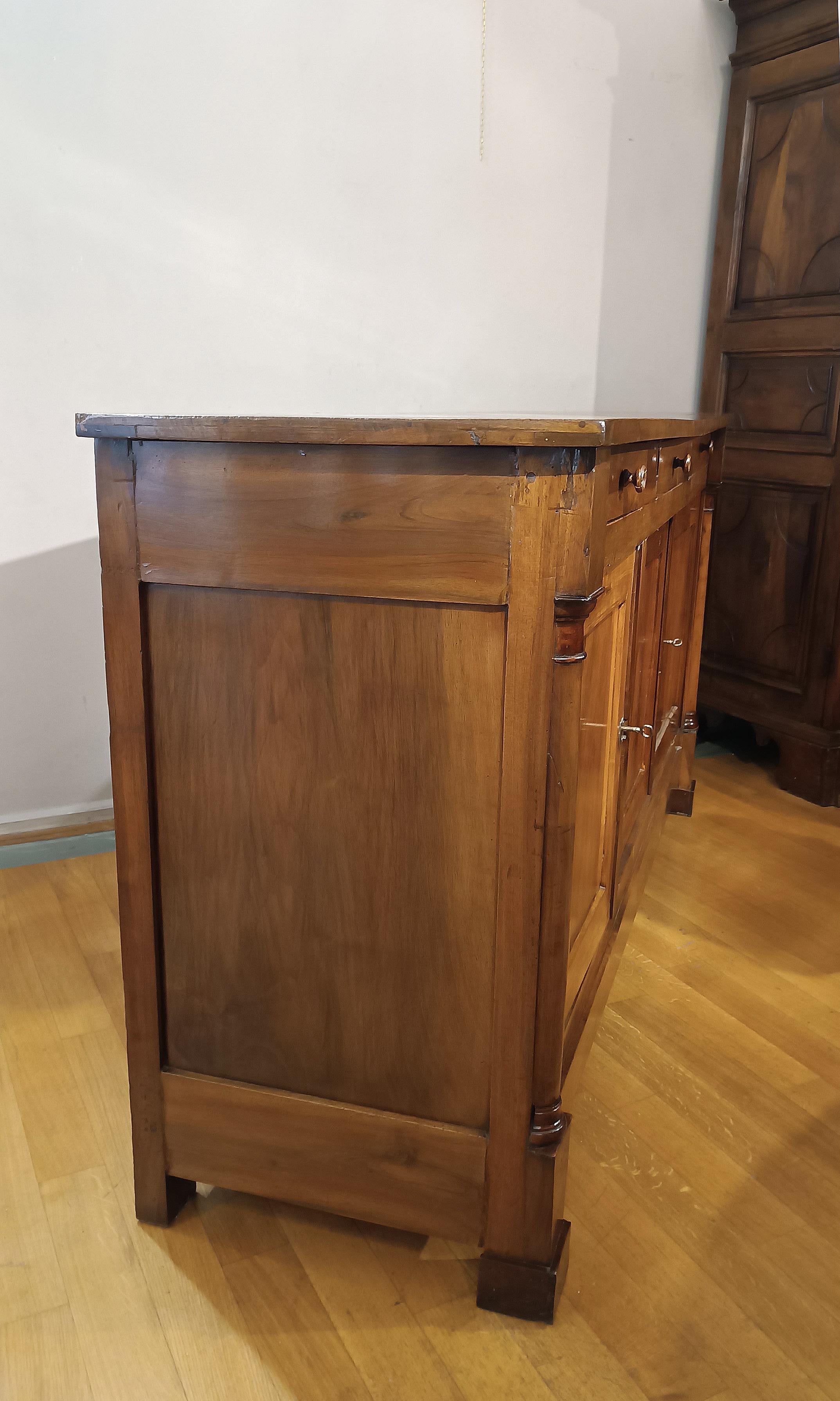 EARLY 19th CENTURY TUSCAN EMPIRE SIDEBOARD For Sale 4