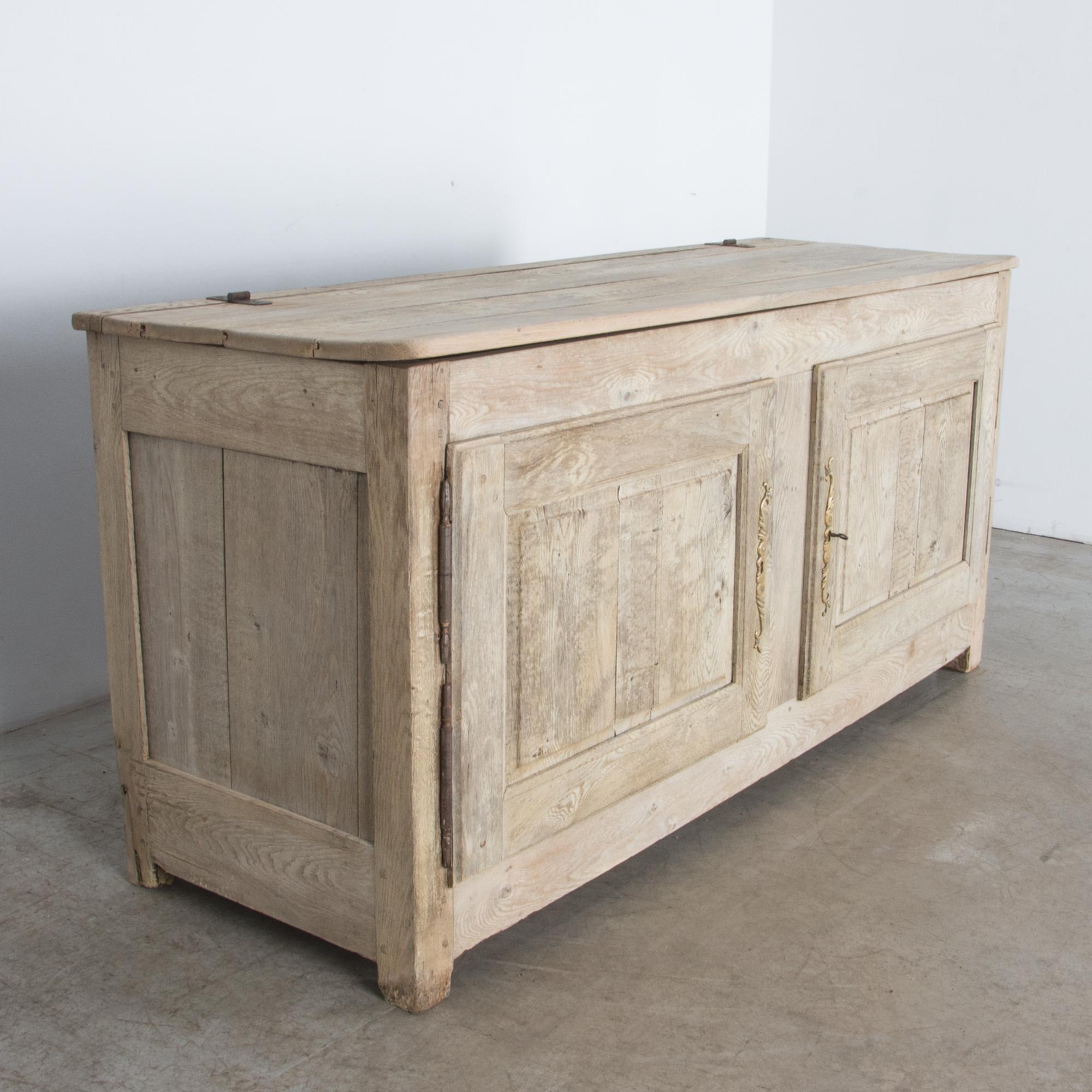 Early 19th Century Two-Door Oak Chest 1