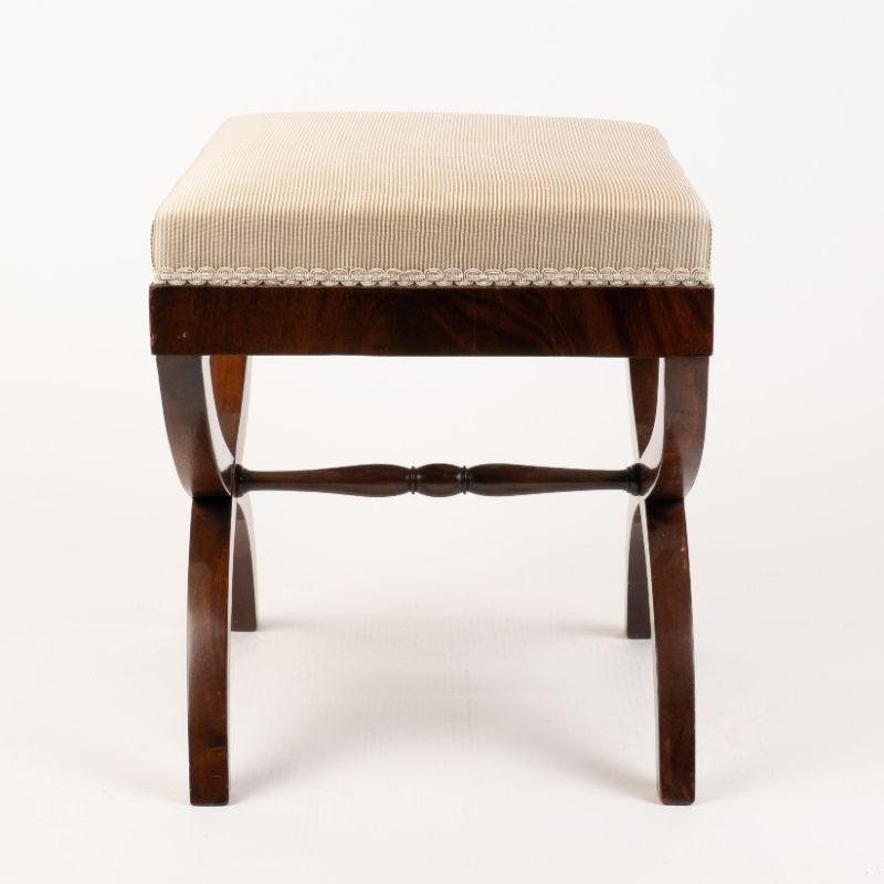 Upholstered American Mahogany Curule Stool, c. 1900-50 In Excellent Condition For Sale In Kenilworth, IL