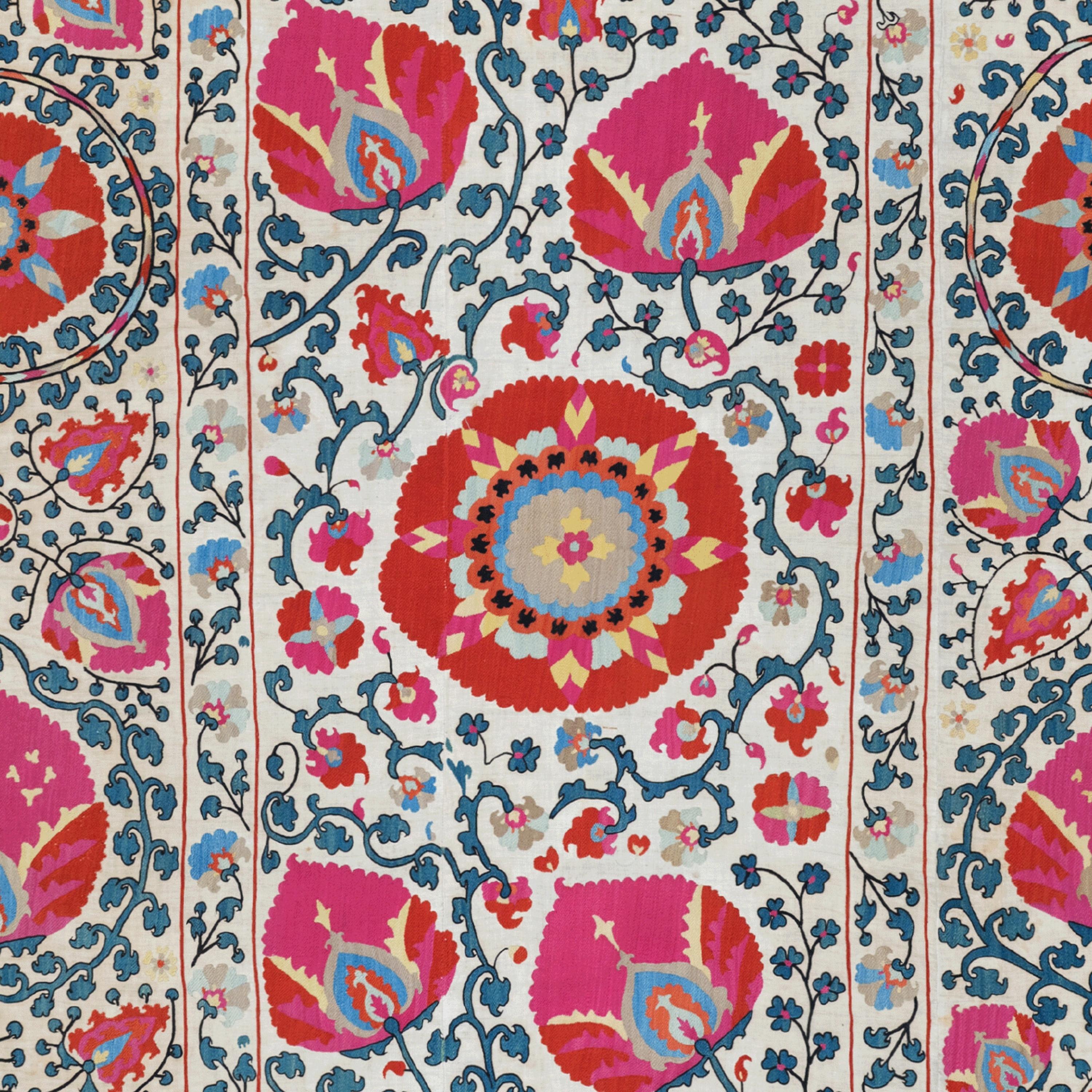 Early 19th Century Uzbekistan Shahrisyabz Suzani, Silk on Cotton Ground In Good Condition For Sale In Sultanahmet, 34