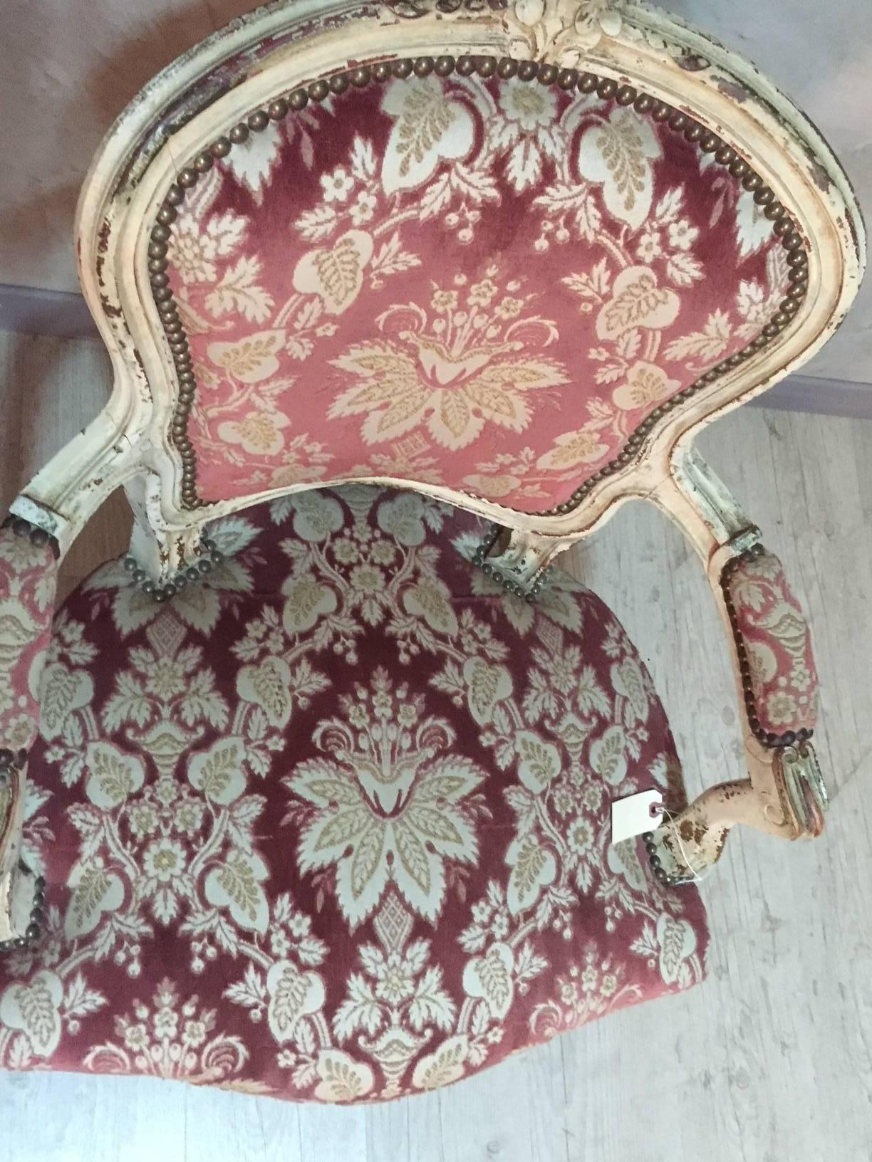 Fauteuil Louis XV en tissu velours du début du 19e siècle avec patine d'origine en vente 2