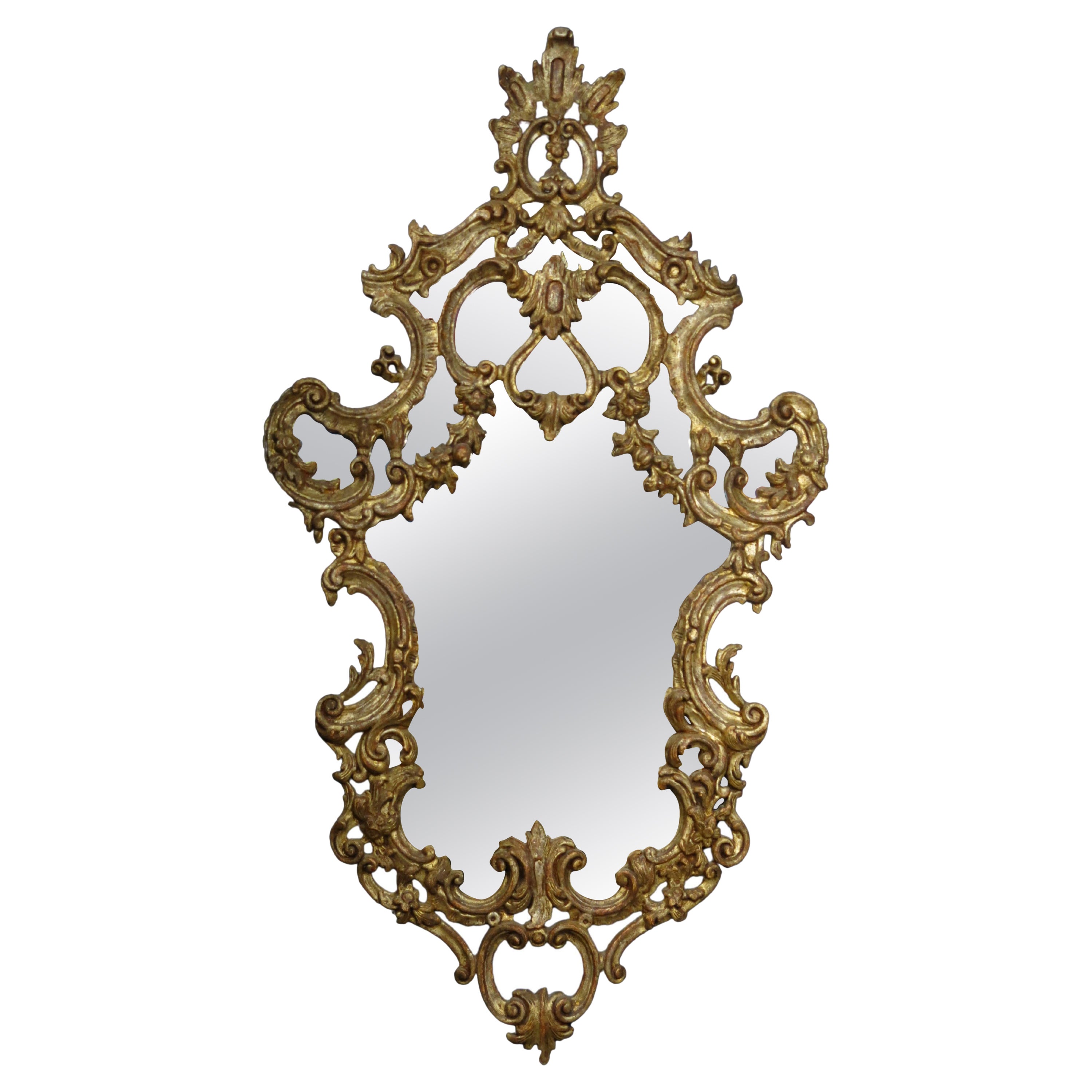Espejo de pared de madera dorada veneciana de principios del siglo XIX
