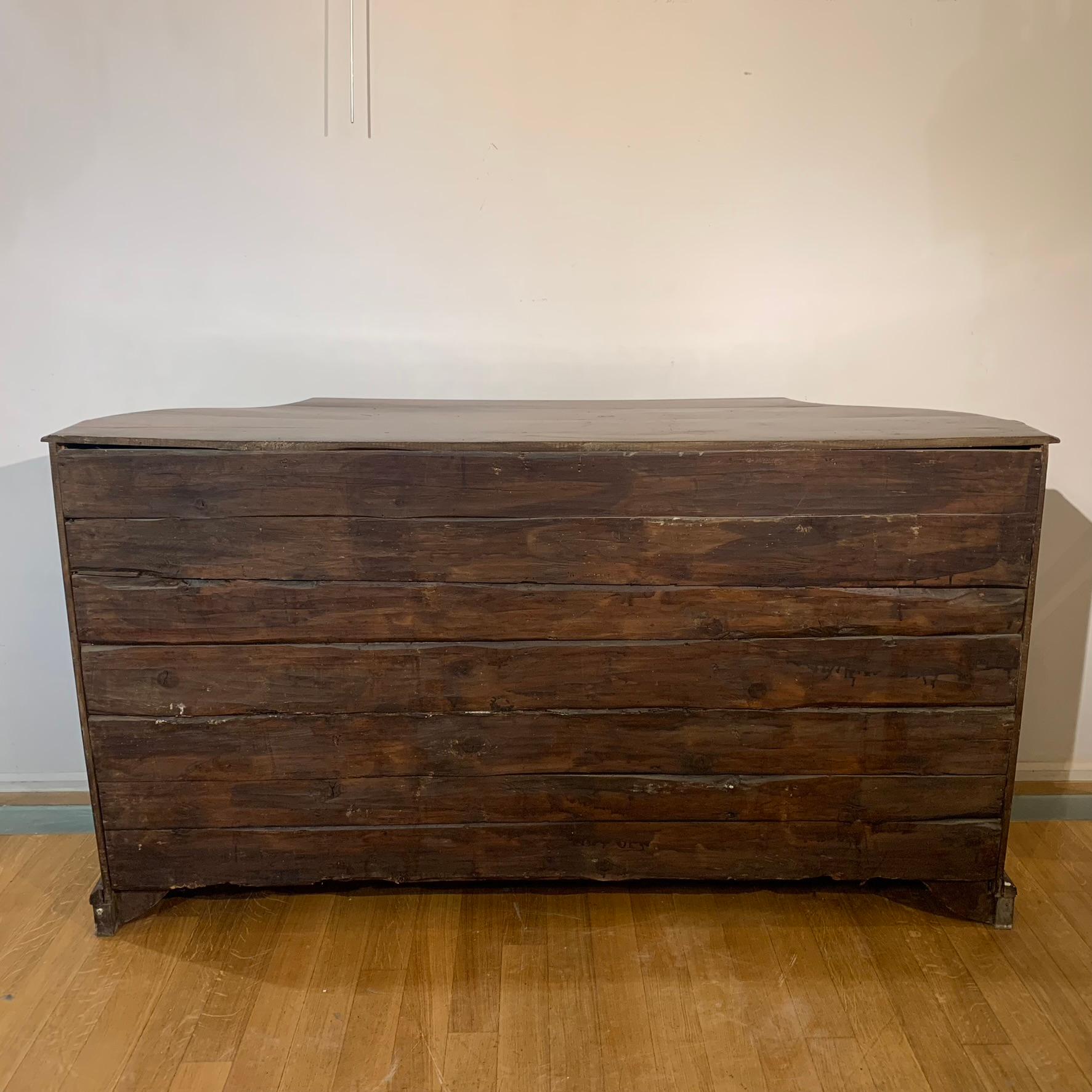 Early 18th Century, Venetian Walnut Sideboard 6