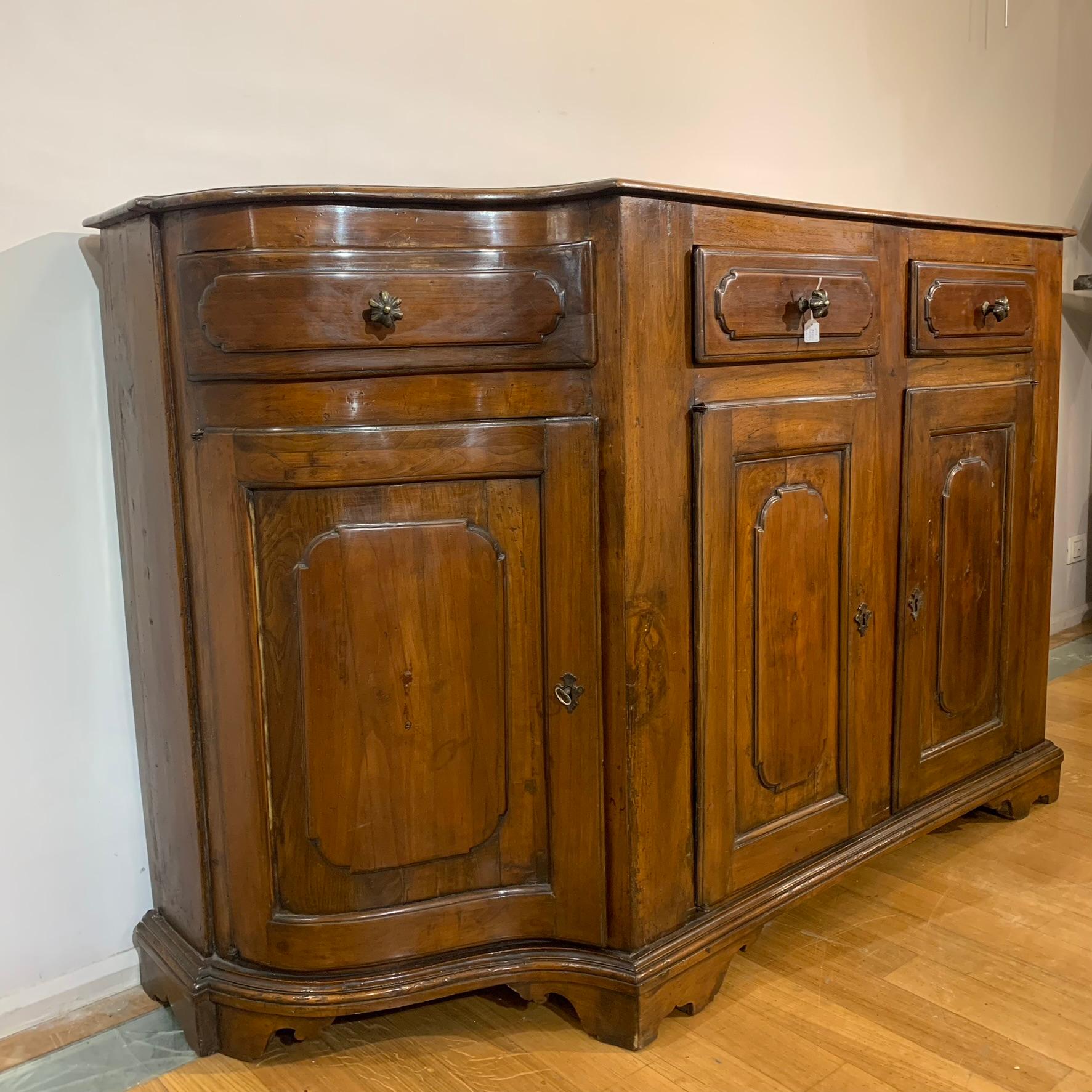 Early 18th Century, Venetian Walnut Sideboard 2