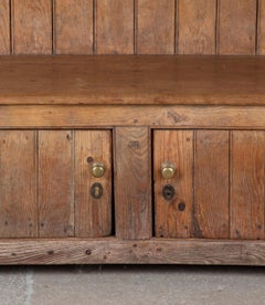Early 19th Century Vernacular Pine and Elm Curved Cupboard Settle