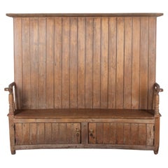 Early 19th Century Vernacular Pine and Elm Curved Cupboard Settle