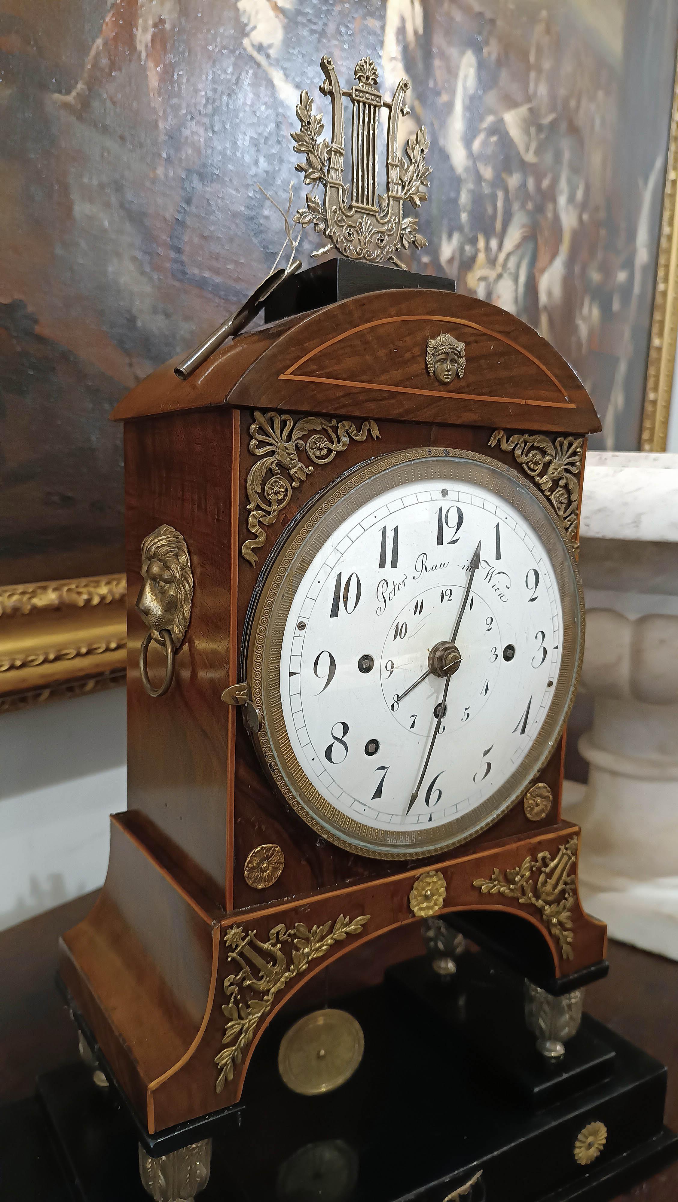 EARLY 19th CENTURY VIENNESE EMPIRE CLOCK In Good Condition For Sale In Firenze, FI