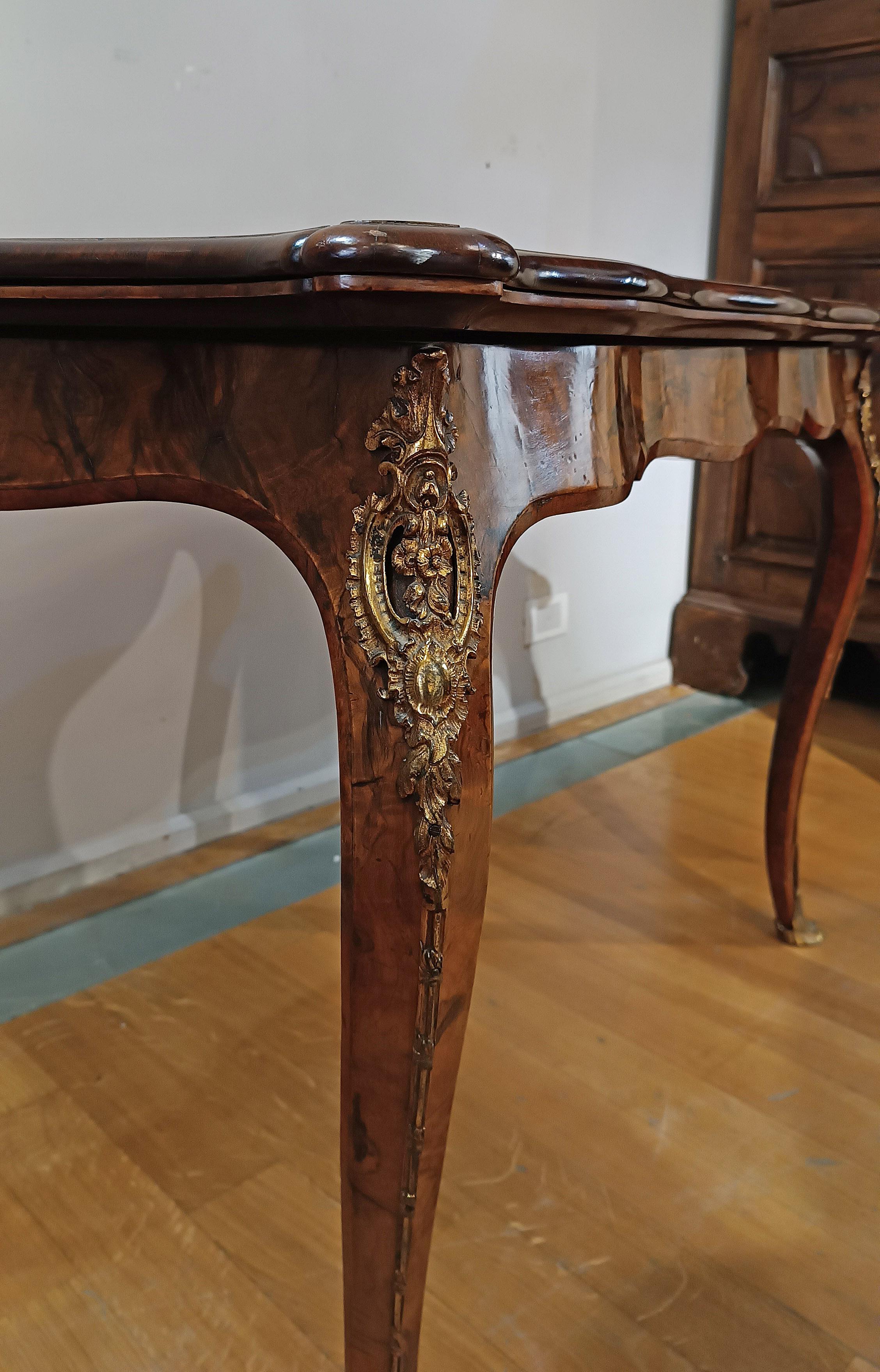 French EARLY 19th CENTURY WALNUT BRIAR GAME TABLE For Sale