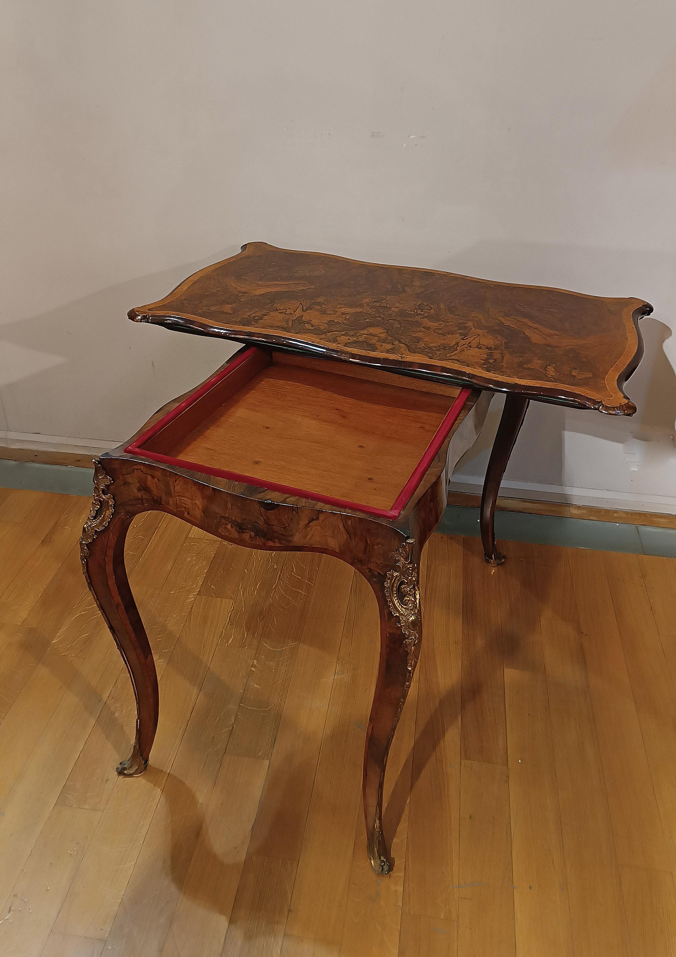 Fabric EARLY 19th CENTURY WALNUT BRIAR GAME TABLE For Sale