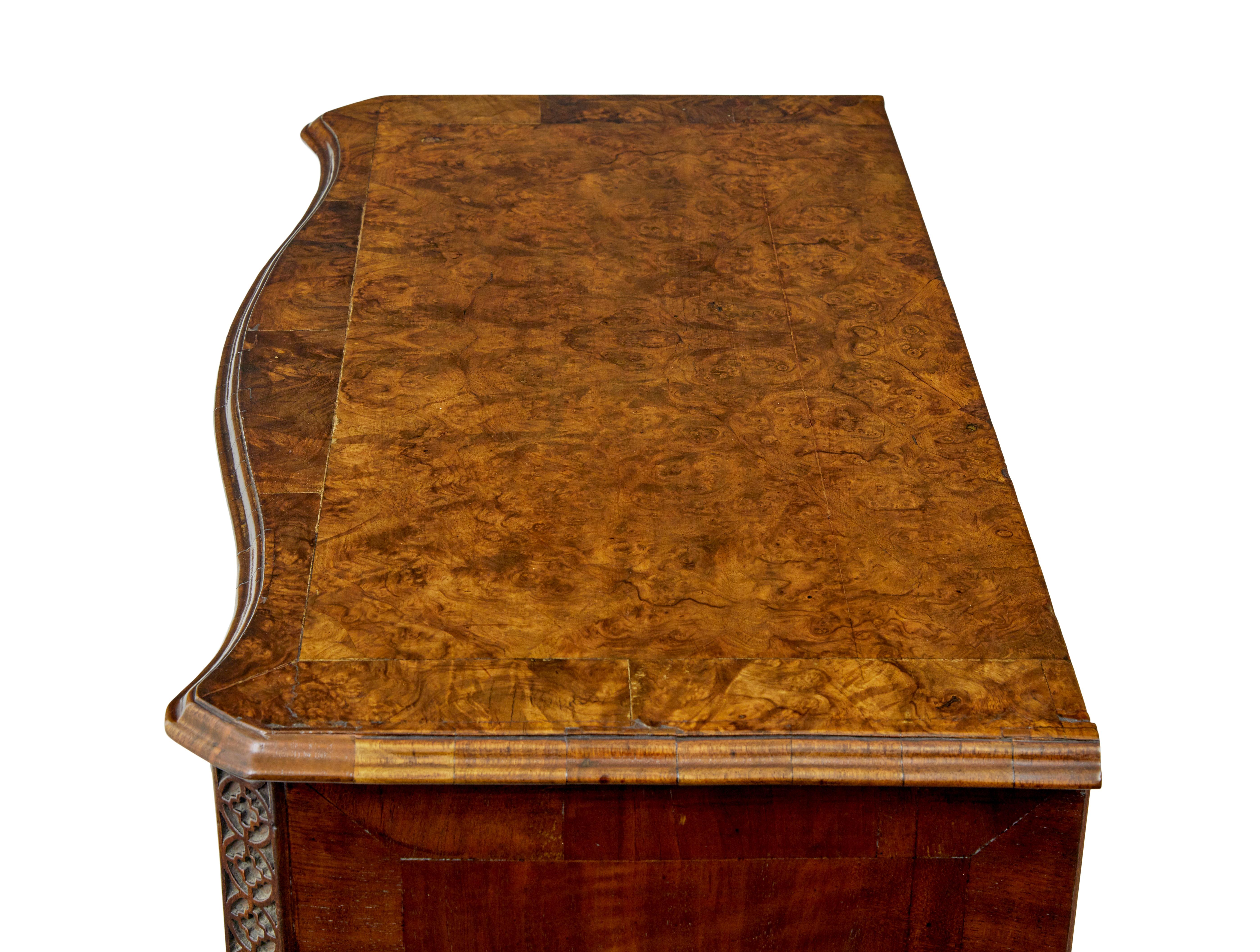 Cassettiera in noce dei primi del XIX secolo in vendita 3