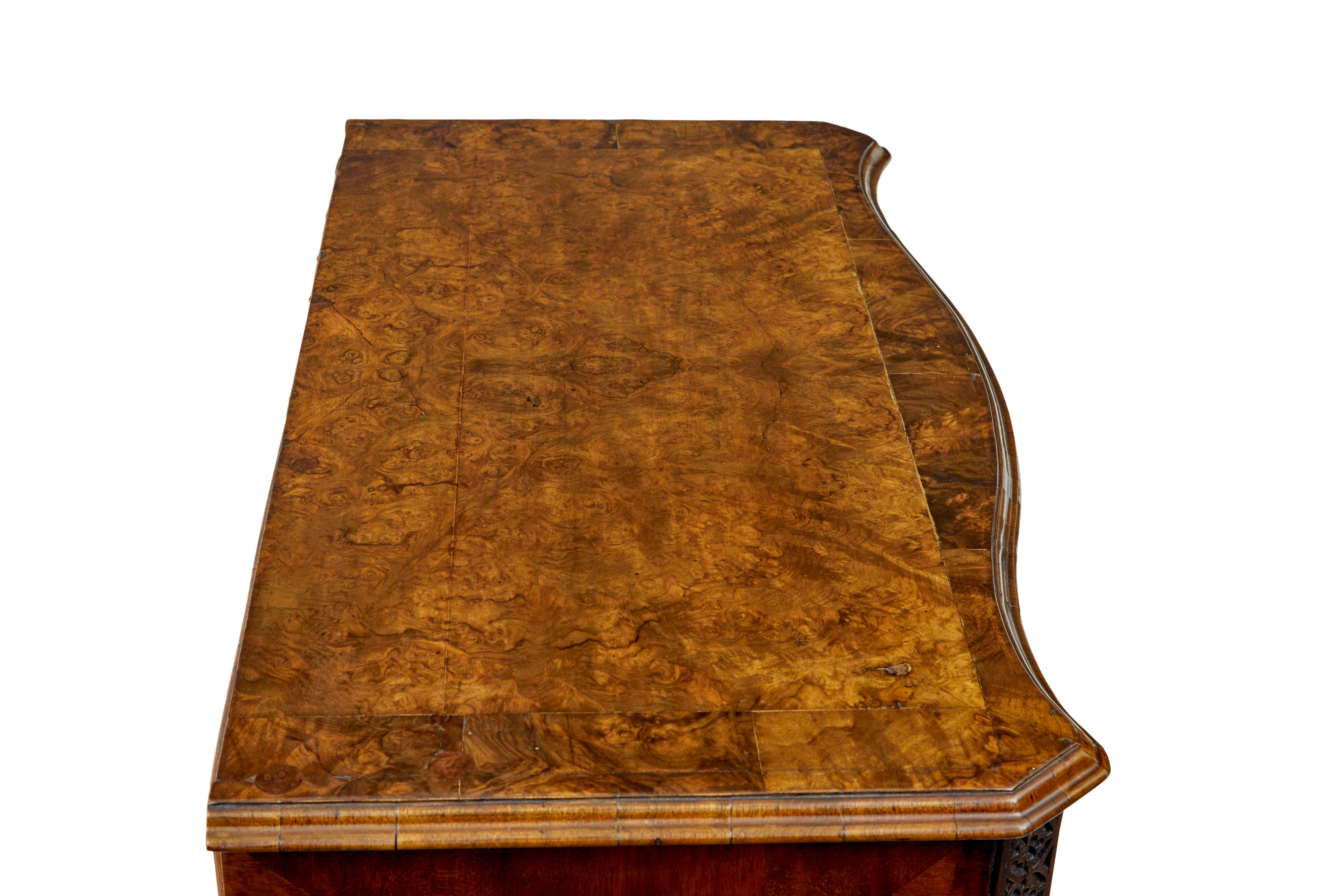 Cassettiera in noce dei primi del XIX secolo in vendita 1