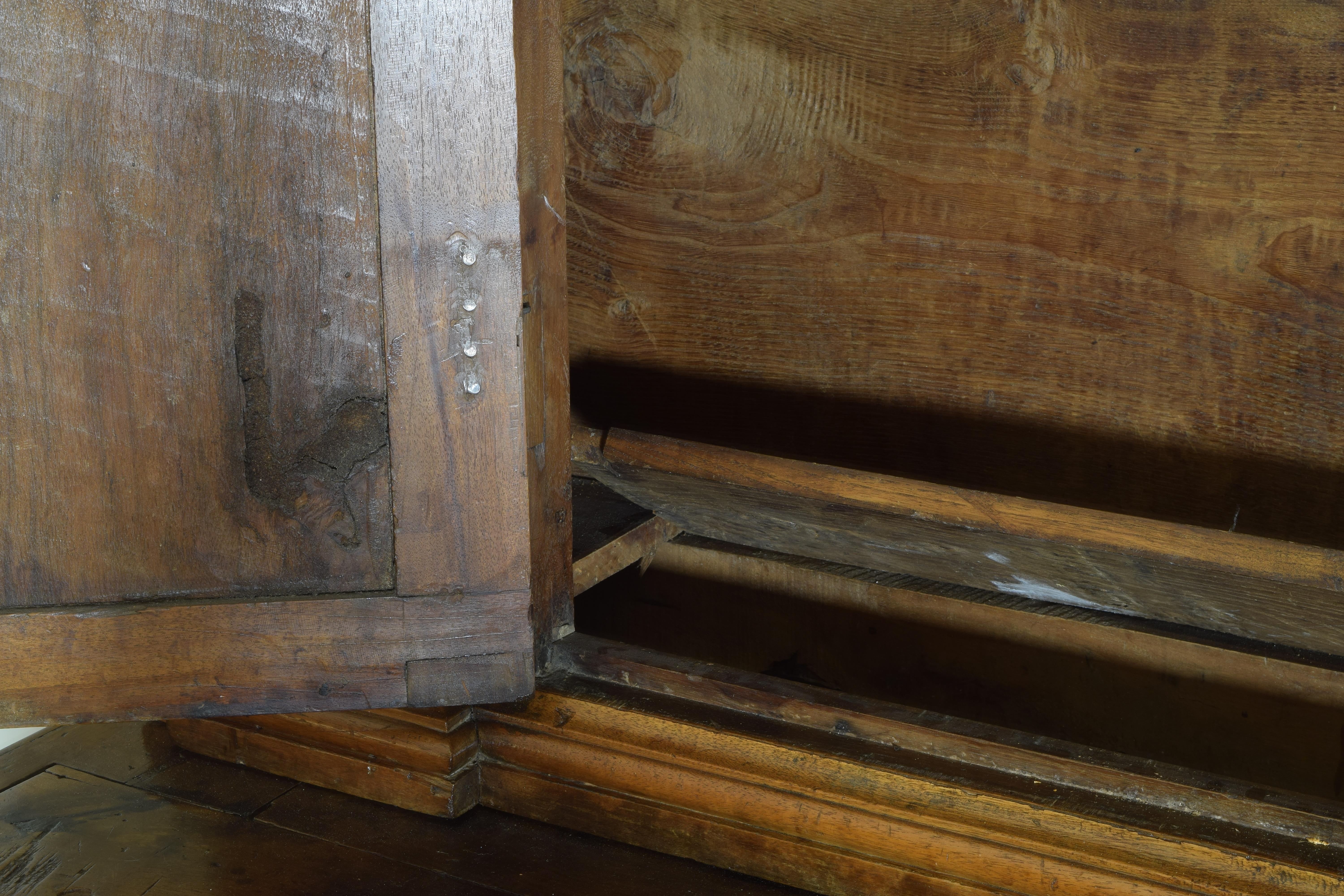 Early 19th Century, Walnut Due Corpe or Two-piece Cupboard 10