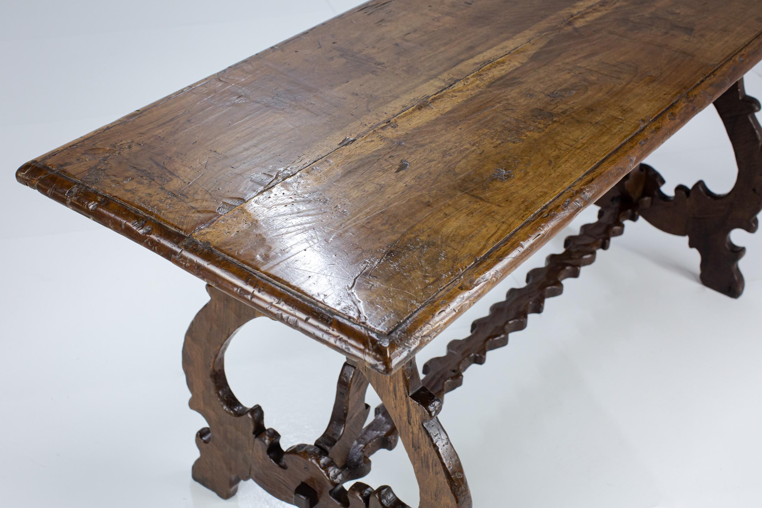 Early 19th Century Walnut Italian Trestle Table For Sale 2
