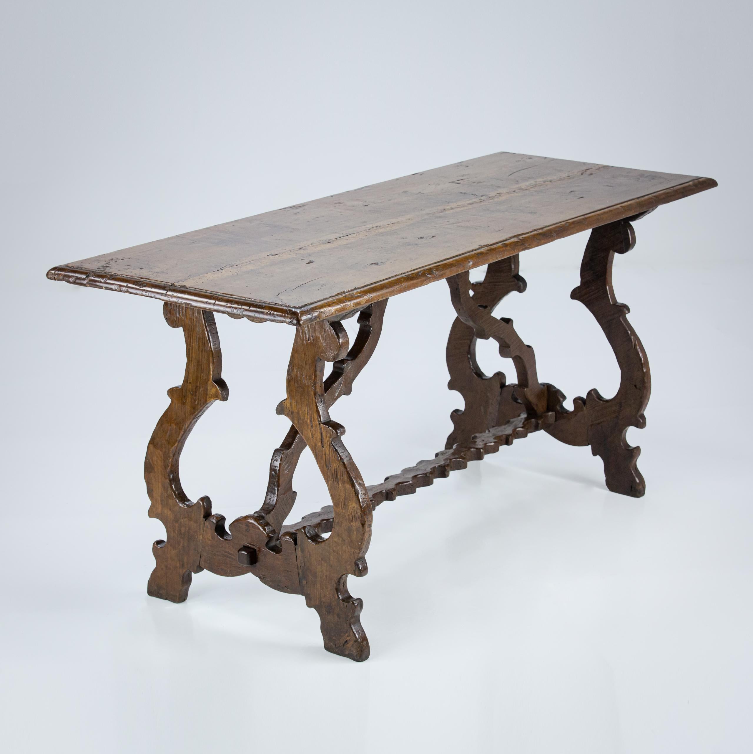 Early 19th Century Walnut Italian Trestle Table For Sale 3