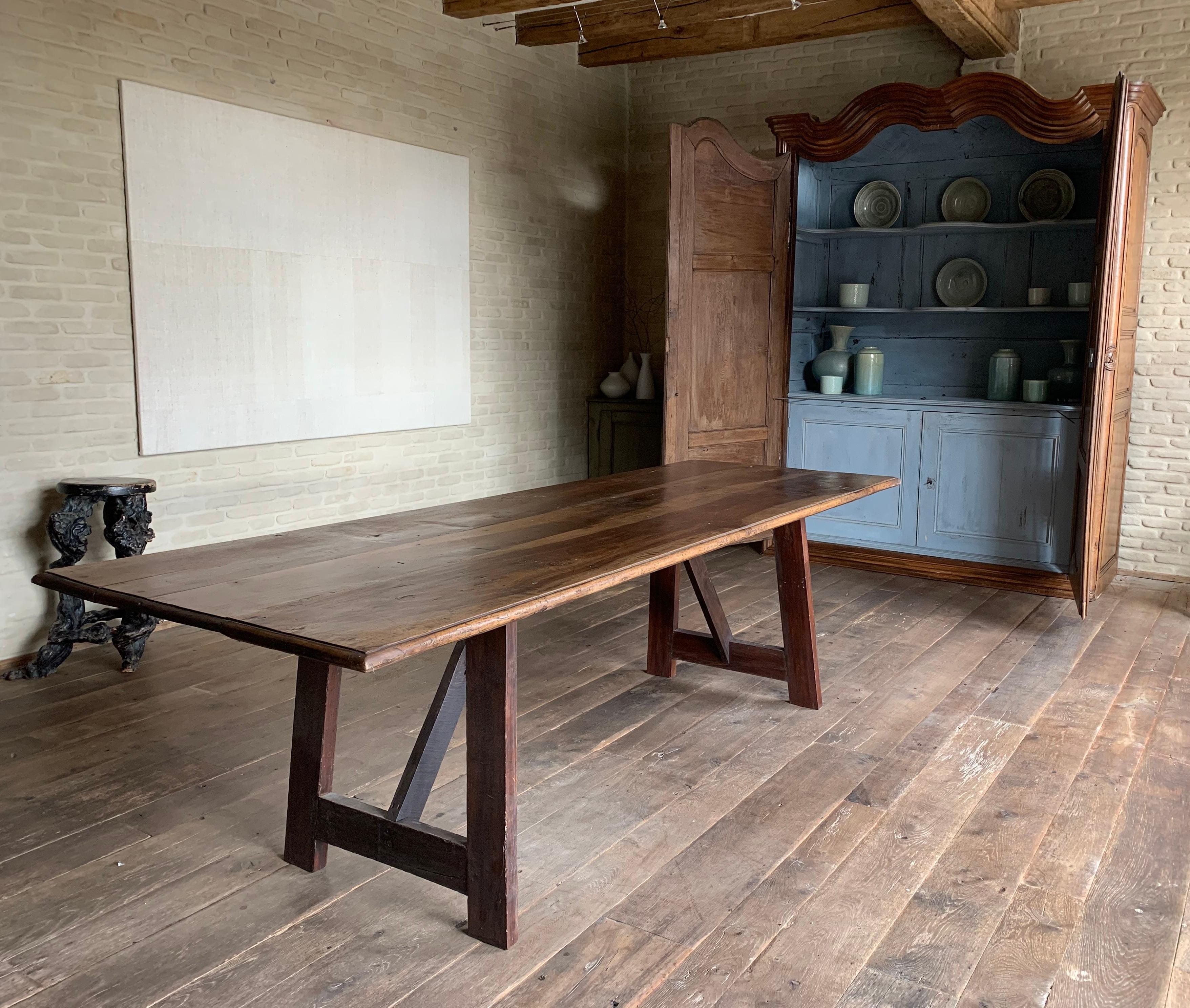 Early 19th Century Walnut Refectory Farm Table For Sale 1