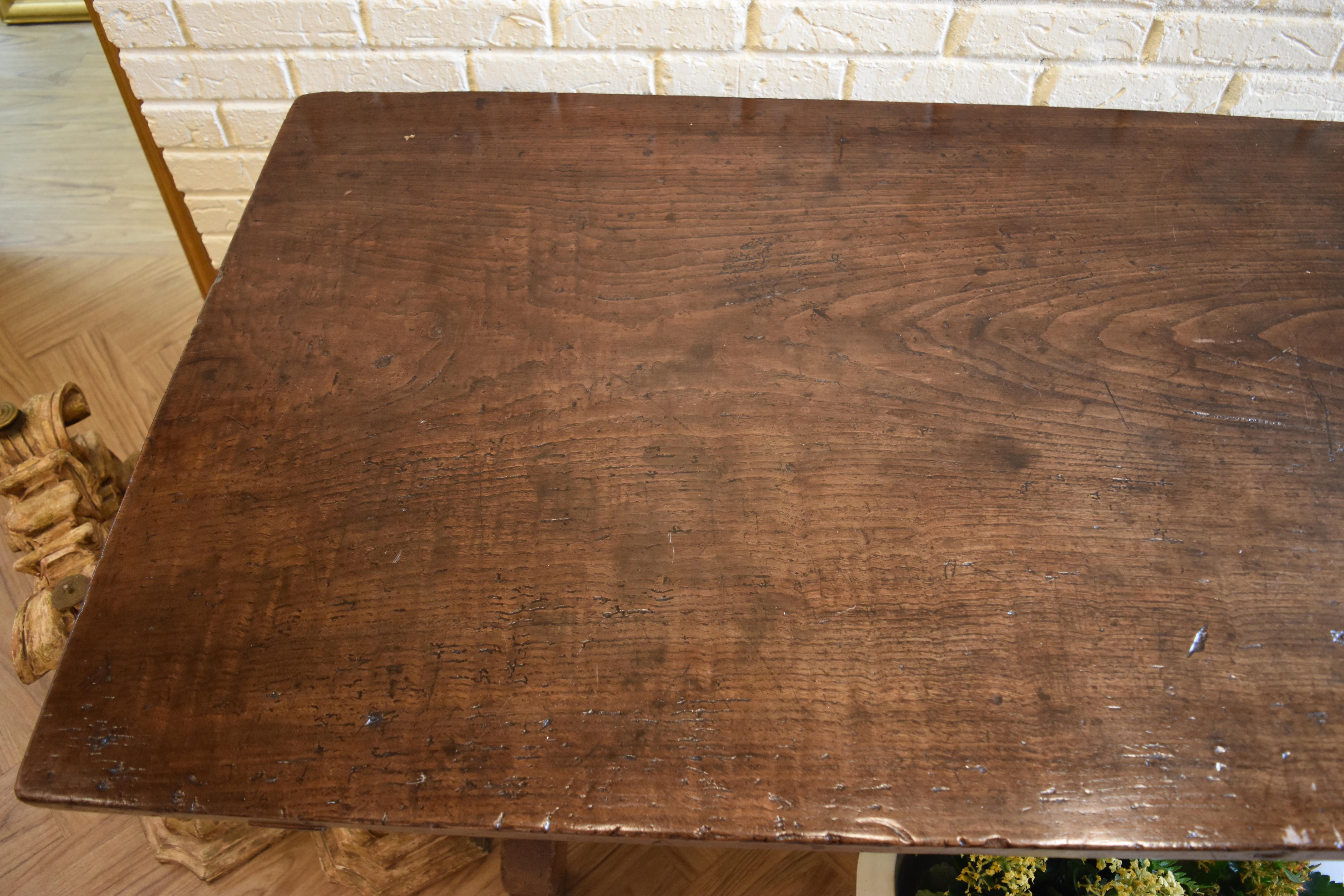 Early 19th Century Walnut Spanish Refectory Table For Sale 5