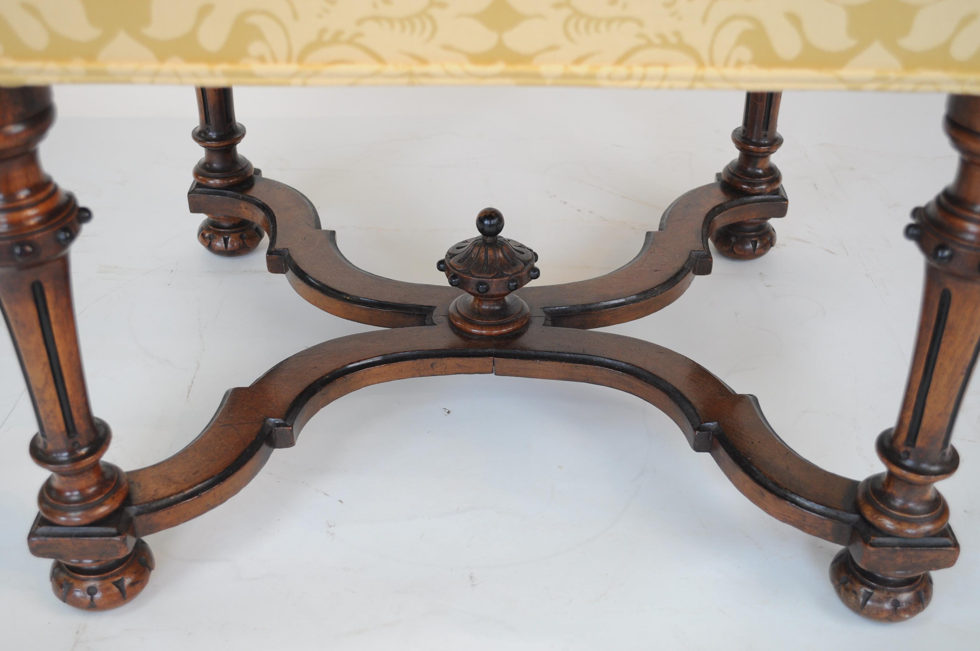 Early 19th Century Walnut Stool with Ebonized Detail In Good Condition For Sale In Folkestone, GB