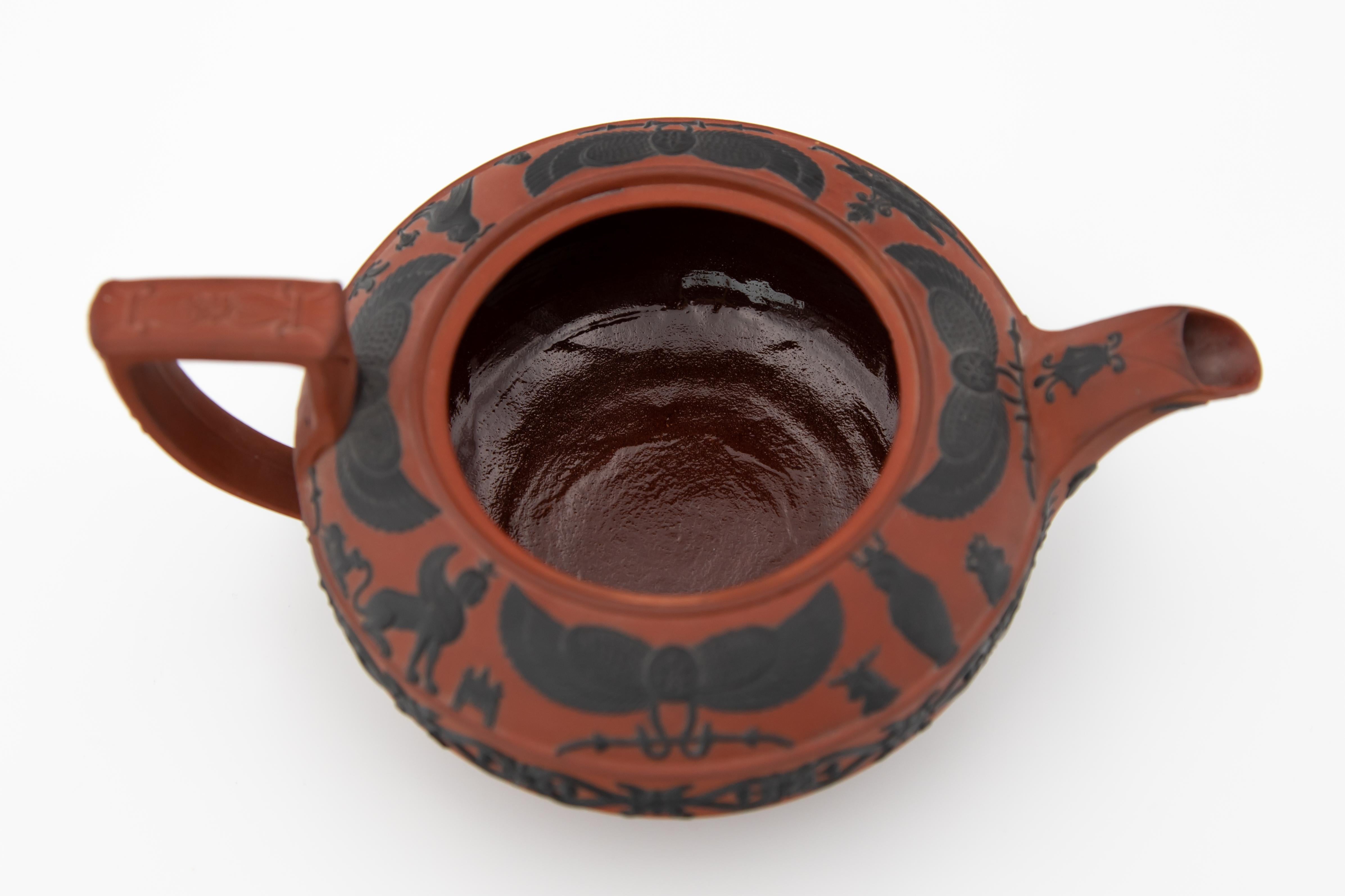 Early 19th Century Wedgwood Egyptian Revival Rosso Antico Teapot In Excellent Condition For Sale In Fort Lauderdale, FL