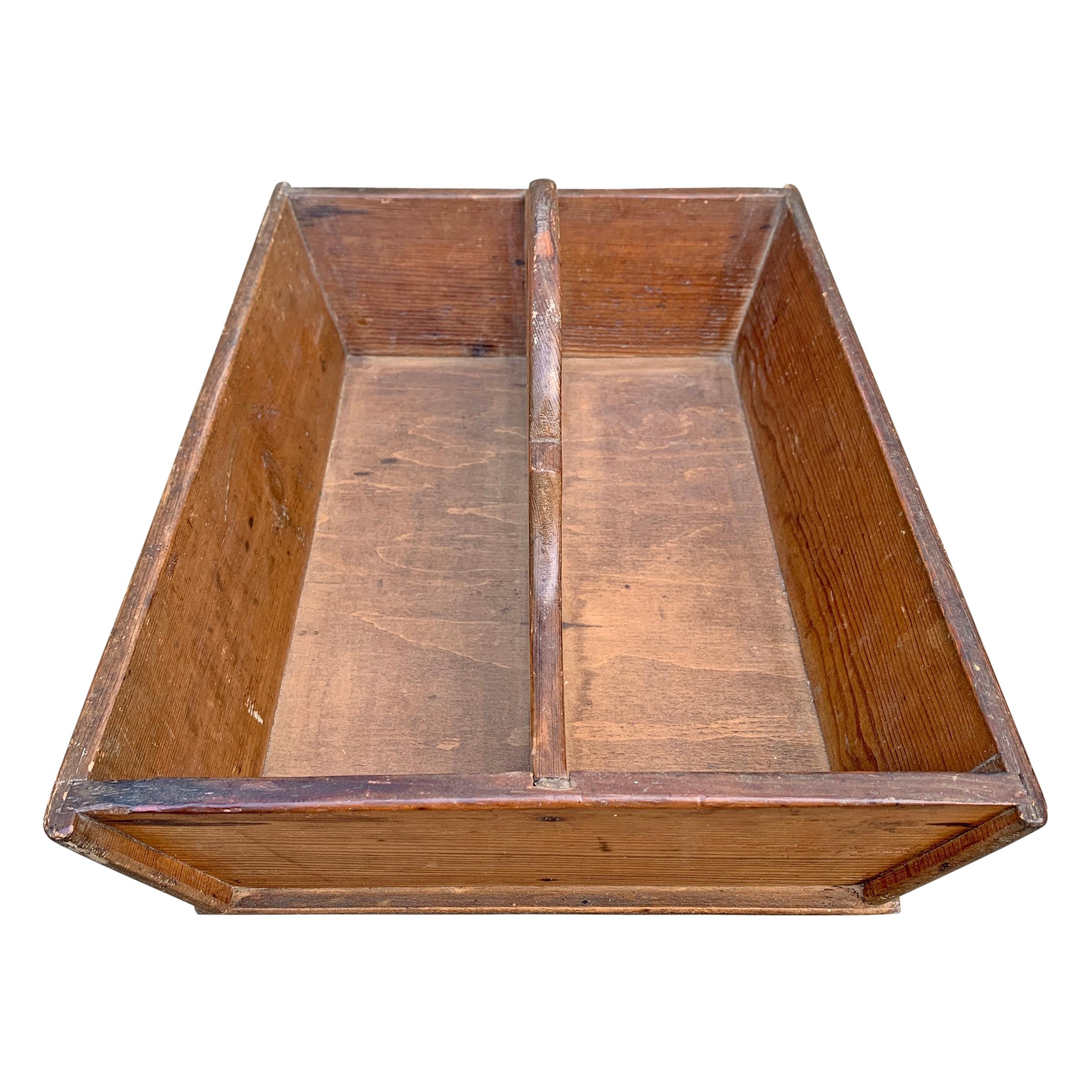 Early 19th Century Welsh Cutlery Tray In Good Condition For Sale In Chicago, IL