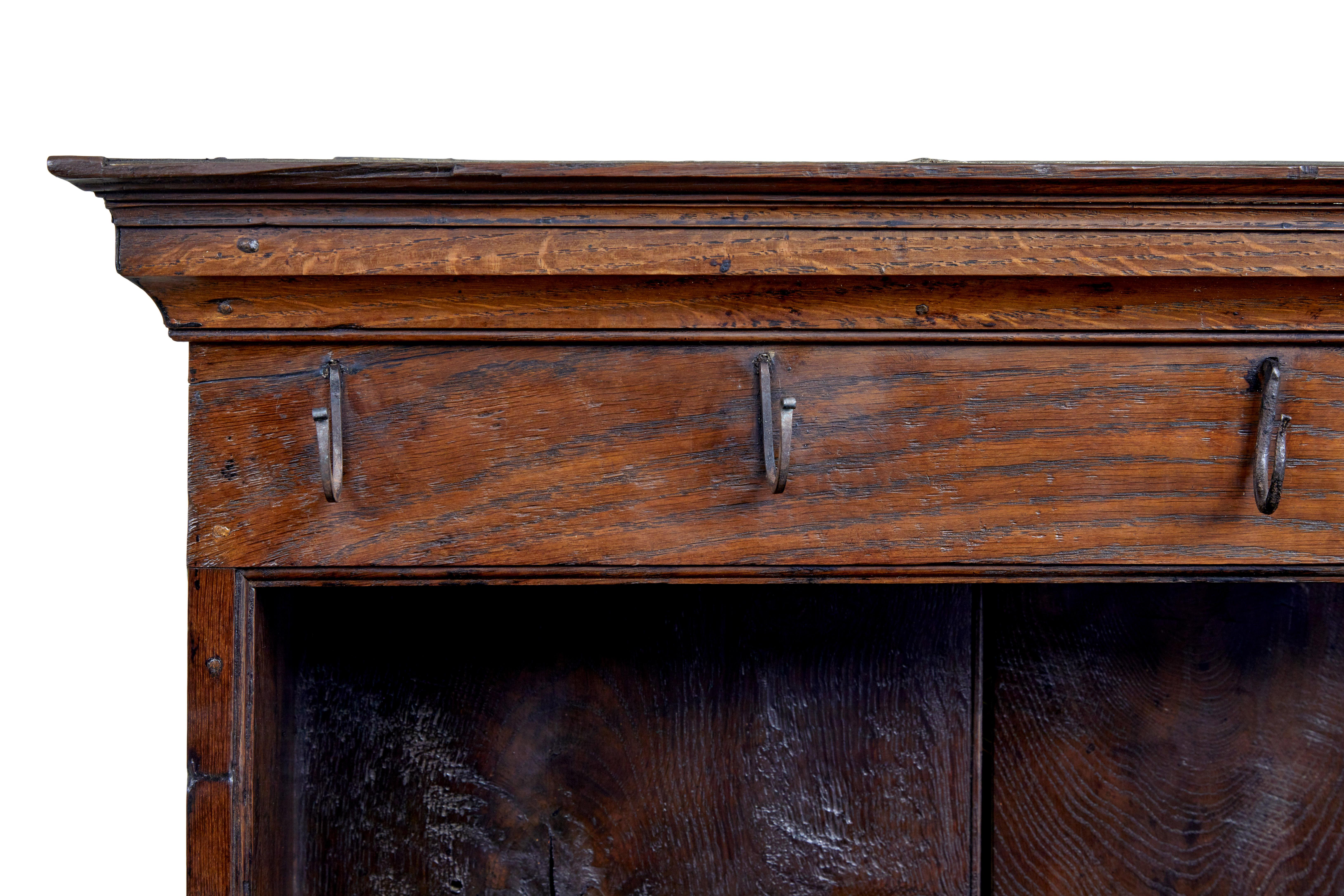 Early 19th century Welsh oak dresser and rack 5