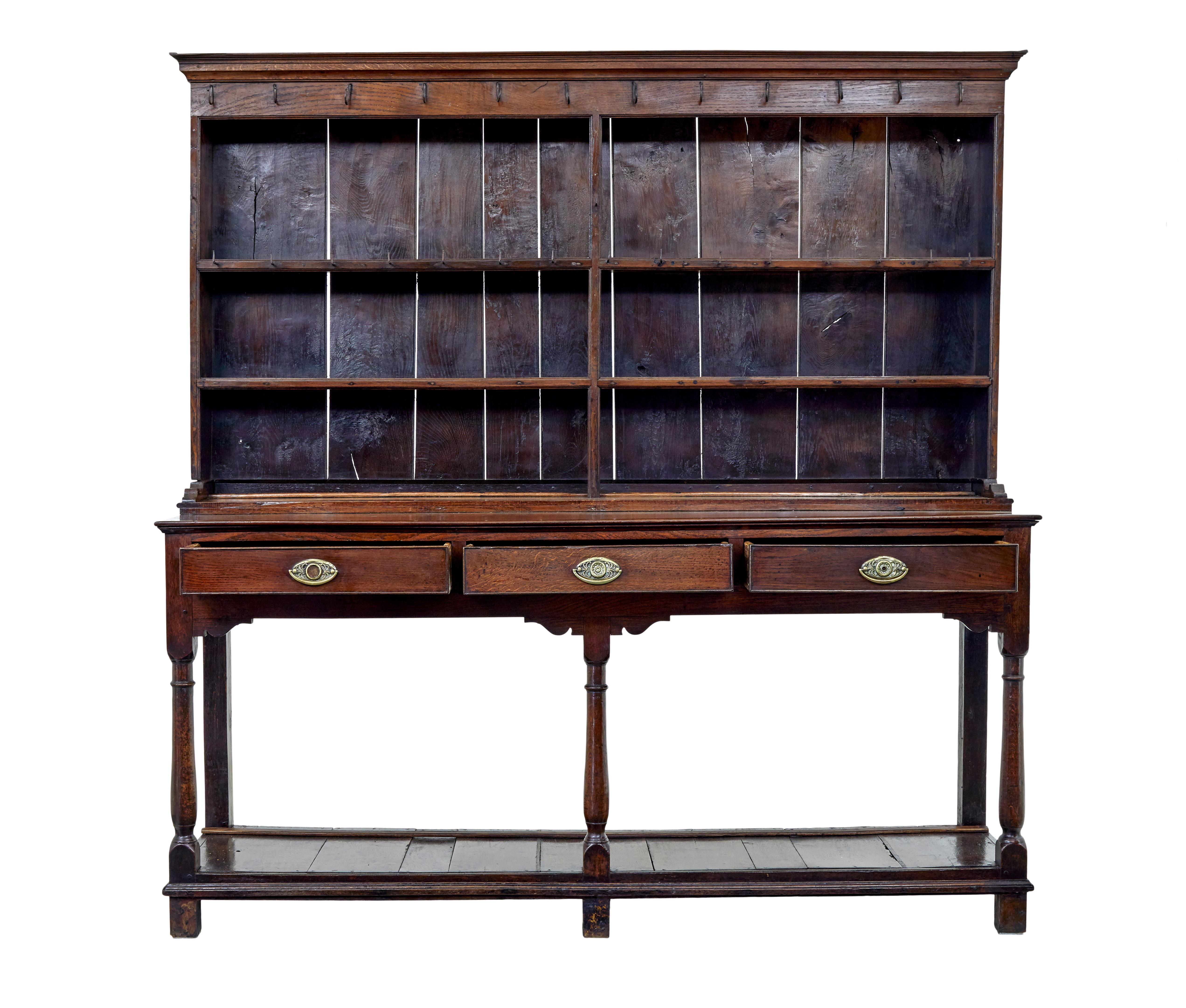 Georgian Early 19th century Welsh oak dresser and rack For Sale