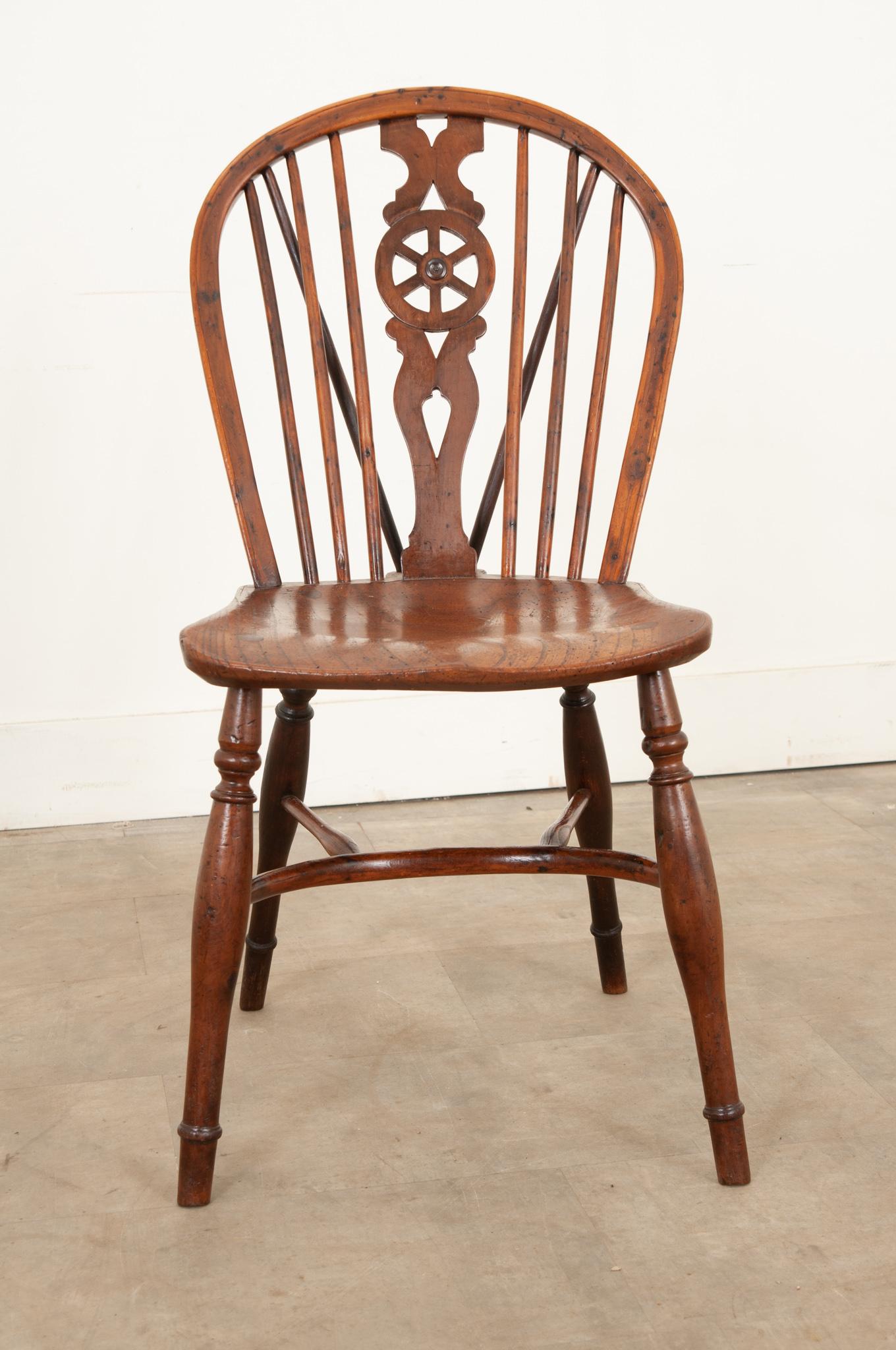 Früher Windsor-Stuhl des 19. Jahrhunderts mit Radrücken (Land) im Angebot