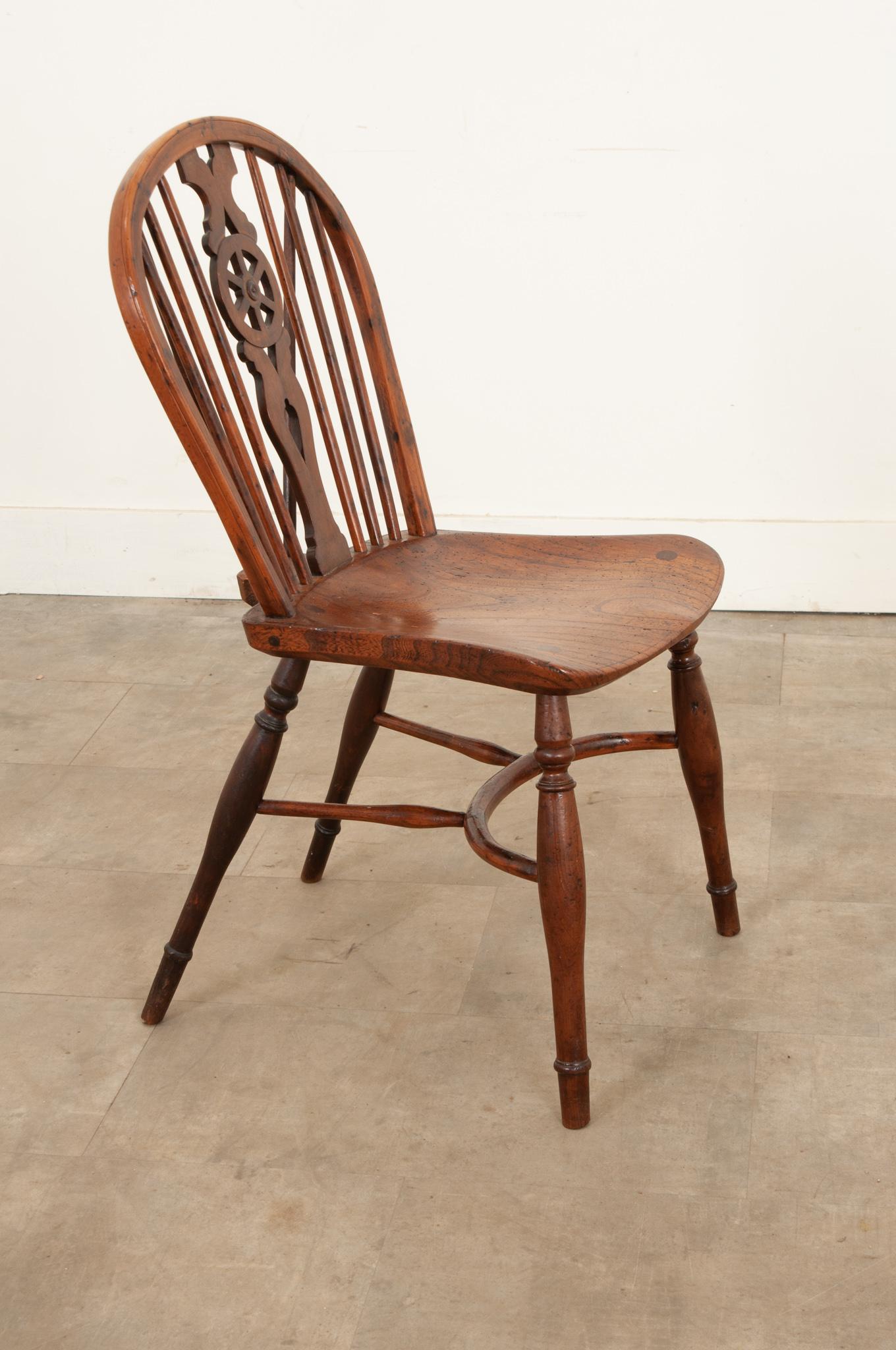 Früher Windsor-Stuhl des 19. Jahrhunderts mit Radrücken (Eichenholz) im Angebot