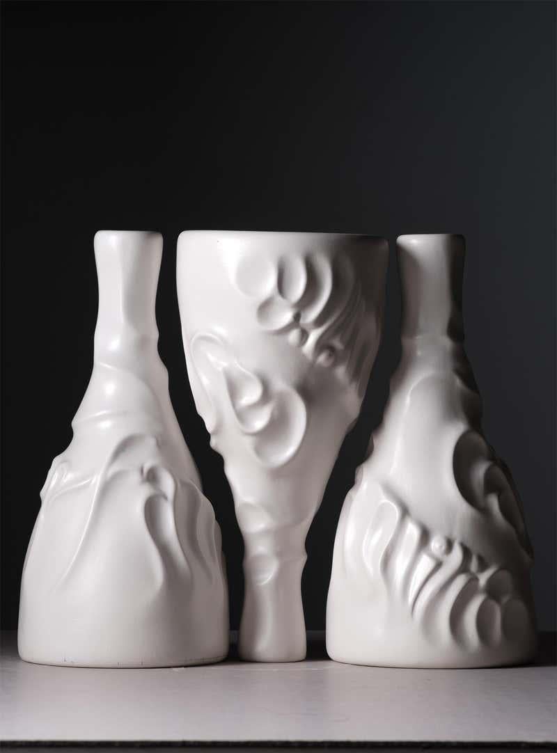 Early 19th Century White Ceramic Casa De Familia Bottle Vase by Josep Mª Jujol In New Condition For Sale In Barcelona, Barcelona