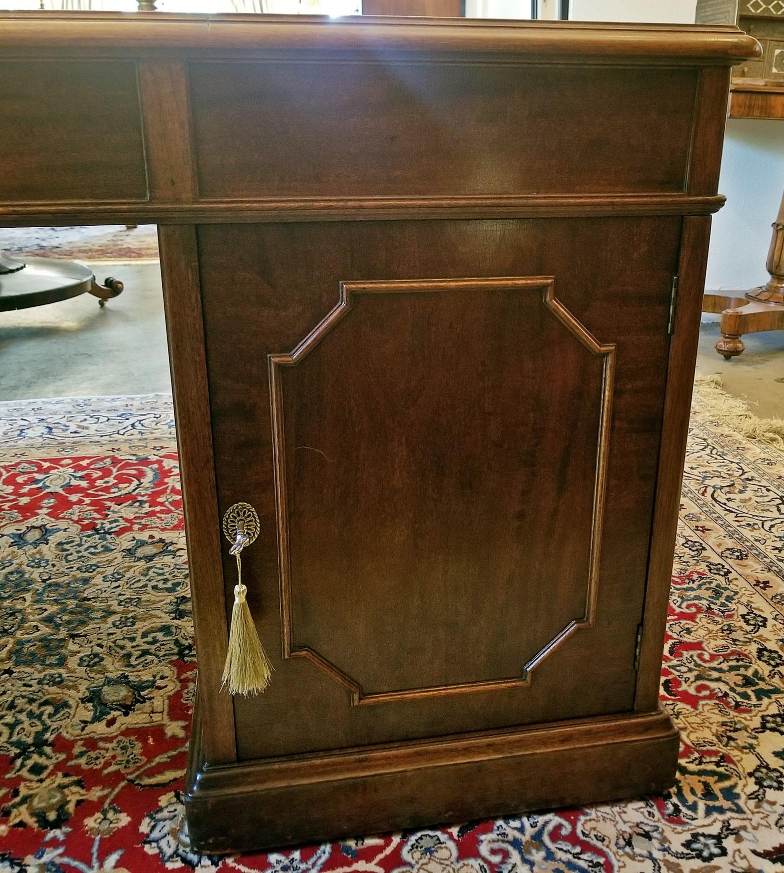 Early 19th Century William IV Mahogany Partners Desk 2