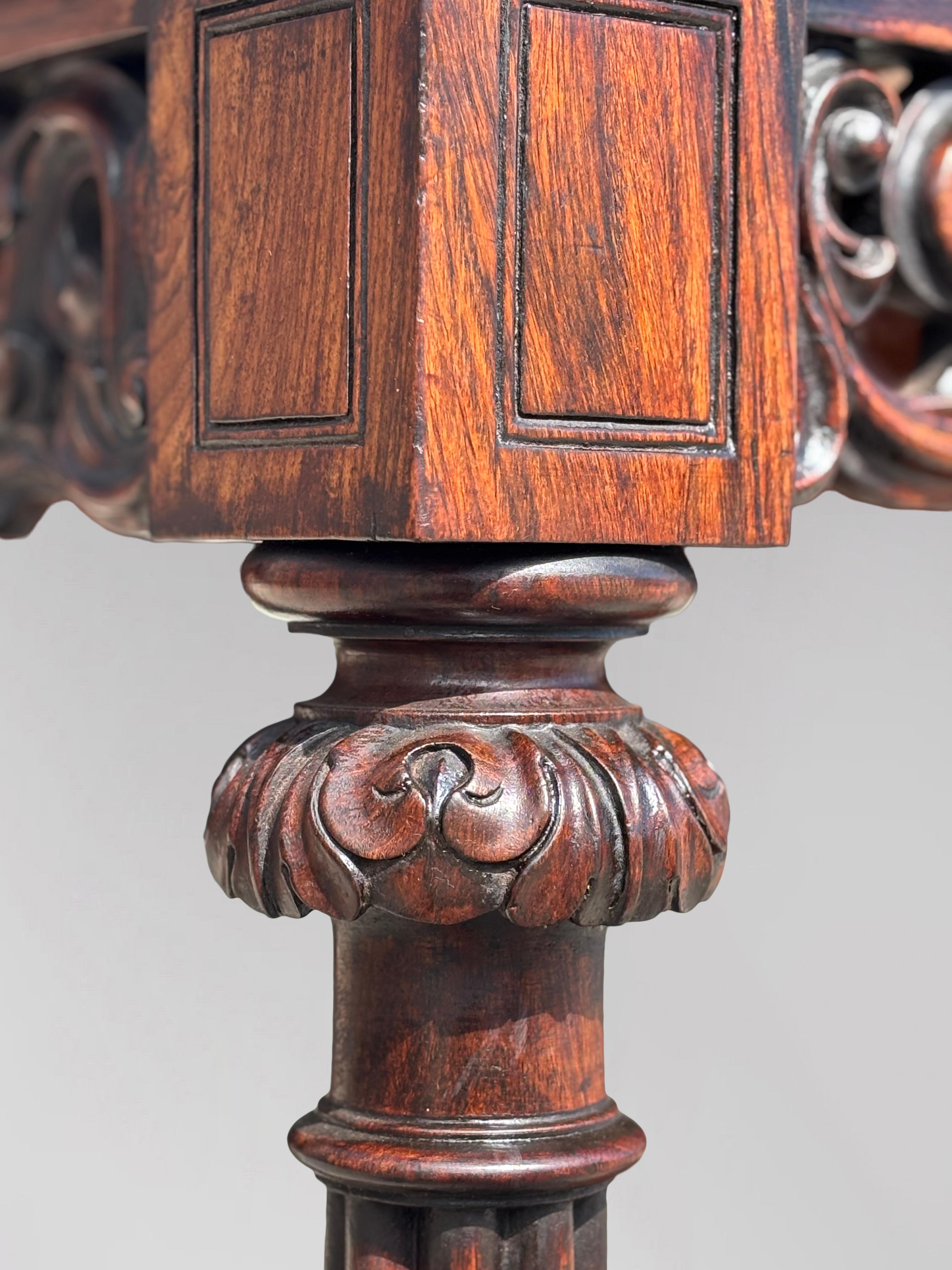 Consola con tapa de mármol de palisandro tallado de principios del siglo XIX, época de Guillermo IV en venta 4