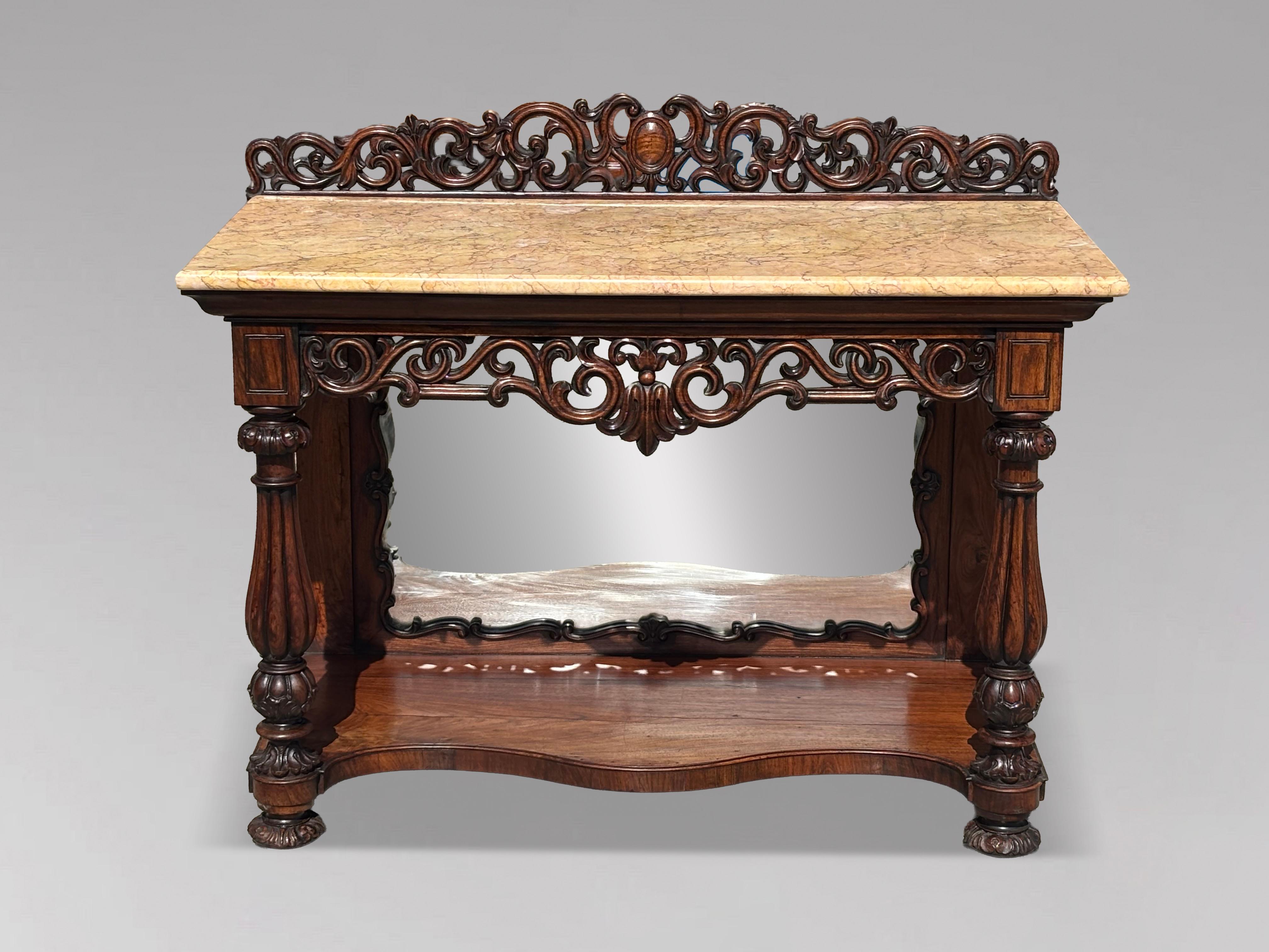 Consola con tapa de mármol de palisandro tallado de principios del siglo XIX, época de Guillermo IV Británico en venta