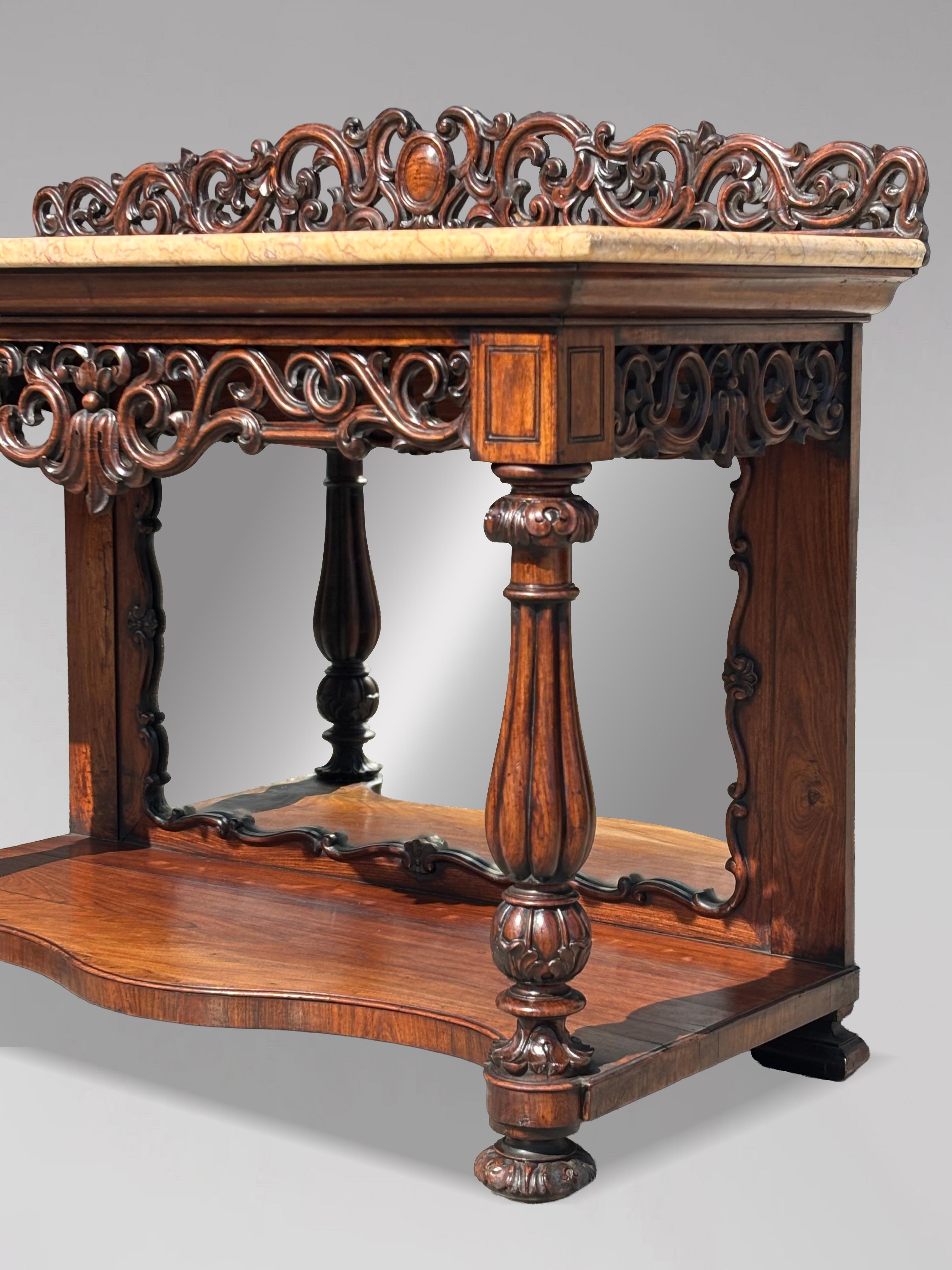Consola con tapa de mármol de palisandro tallado de principios del siglo XIX, época de Guillermo IV en venta 3