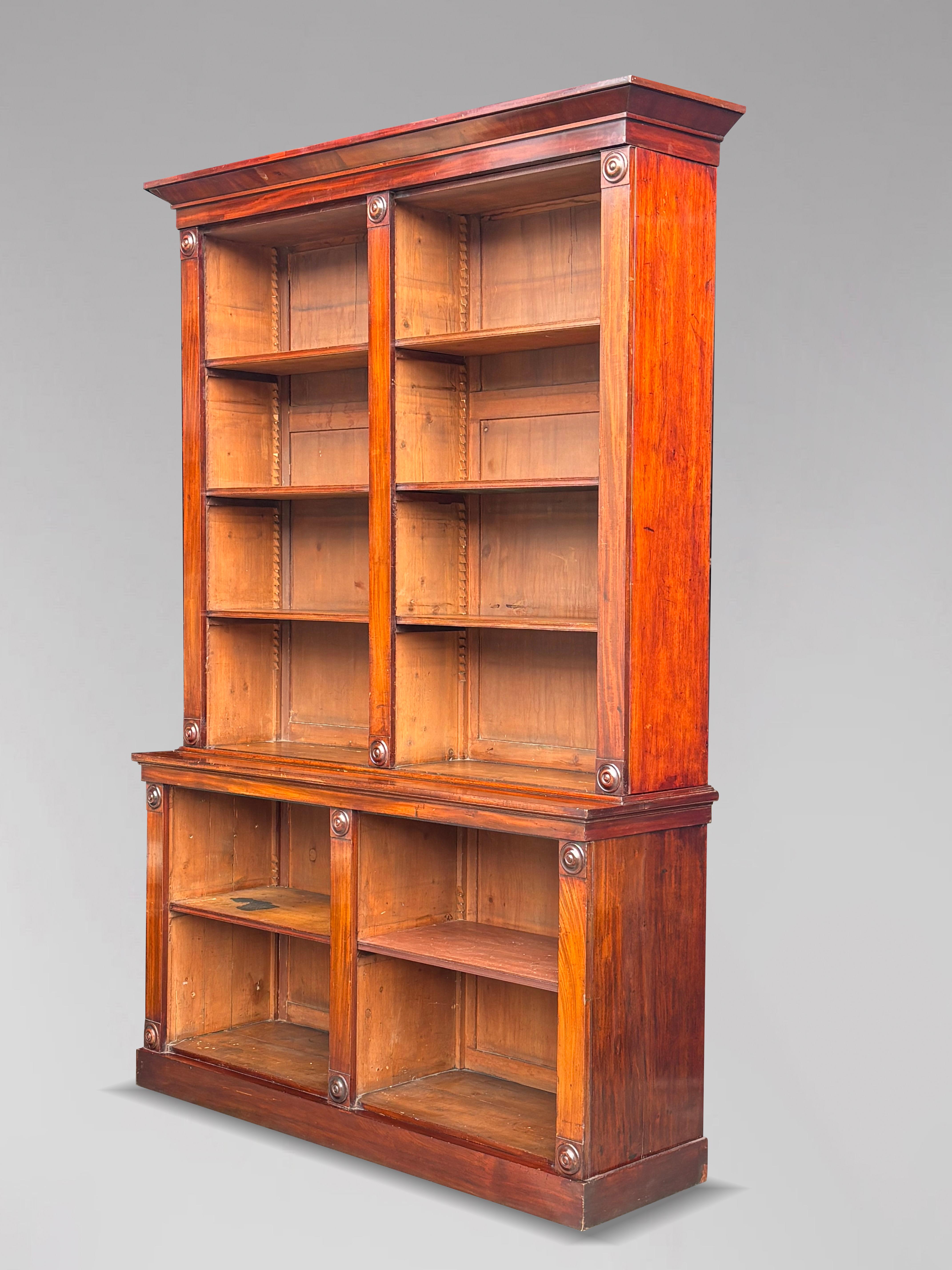 Frühes 19. Jahrhundert William IV Periode Mahagoni Offene Bibliothek Bücherregal im Zustand „Gut“ im Angebot in Petworth,West Sussex, GB