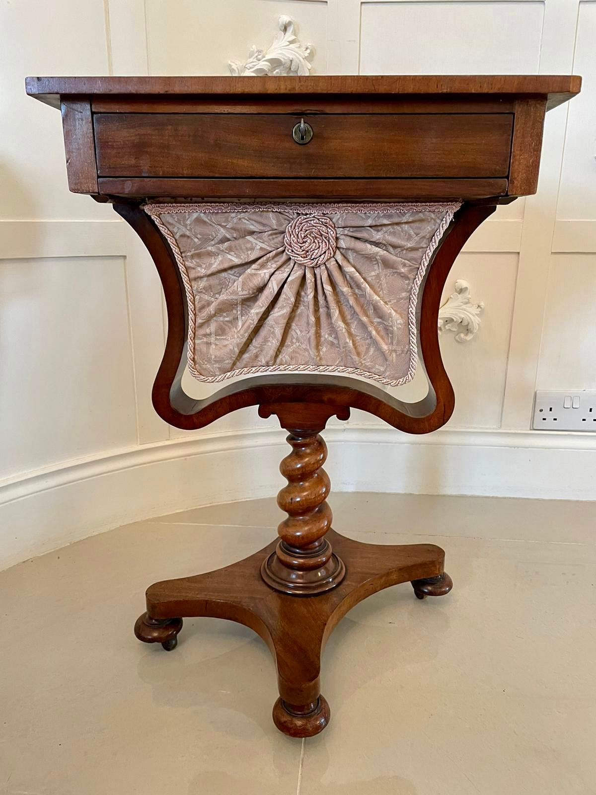 Quality early 19th century antique freestanding William IV rosewood chess top sewing table having a quality rosewood inlaid chess top, one long drawer to the frieze, pretty sliding shaped sewing basket supported by a shaped rosewood frame, raised on