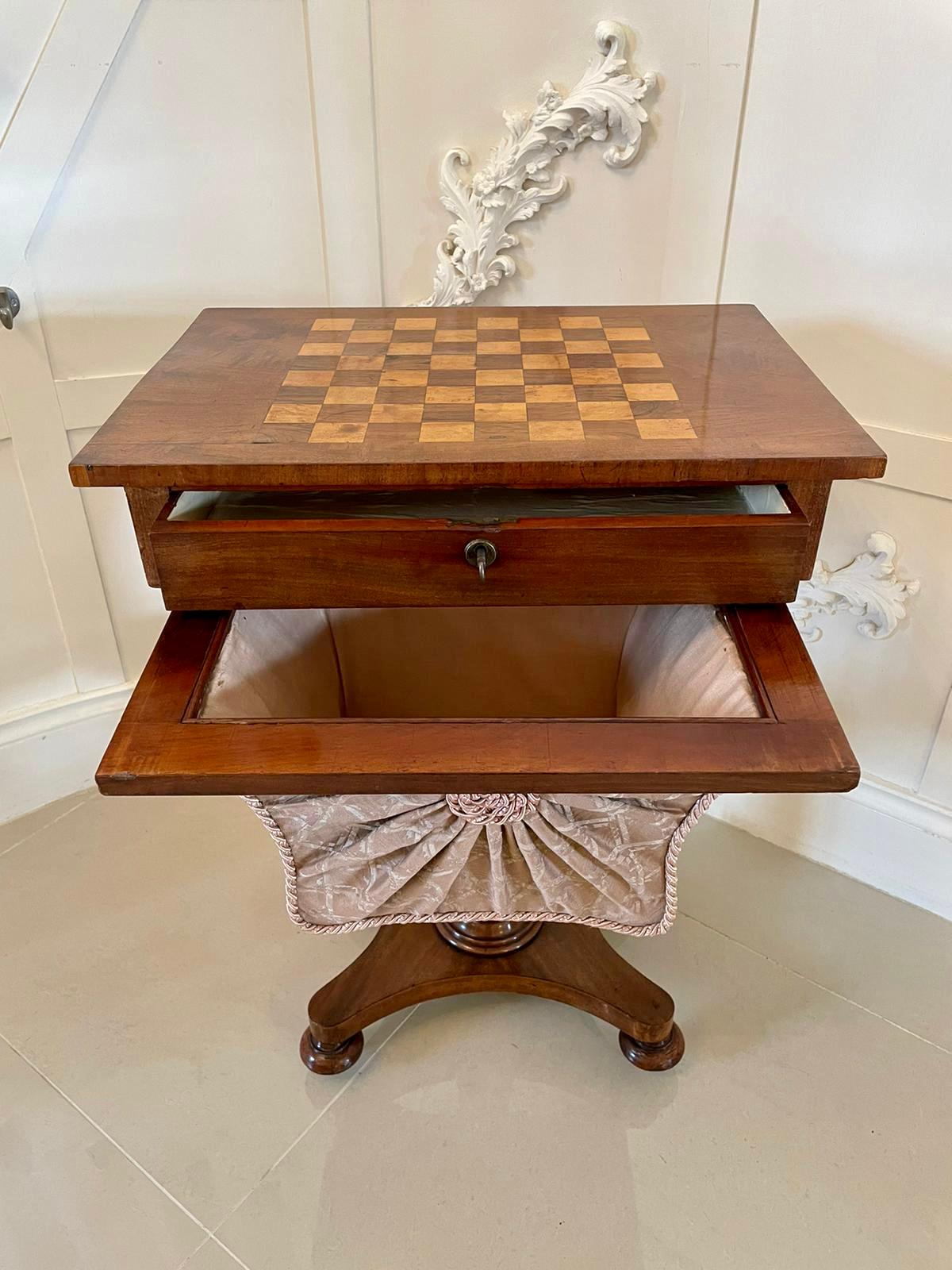 Tavolo da cucito con piano a scacchi in William Rosewood dell'inizio del XIX secolo In condizioni ottime in vendita a Suffolk, GB