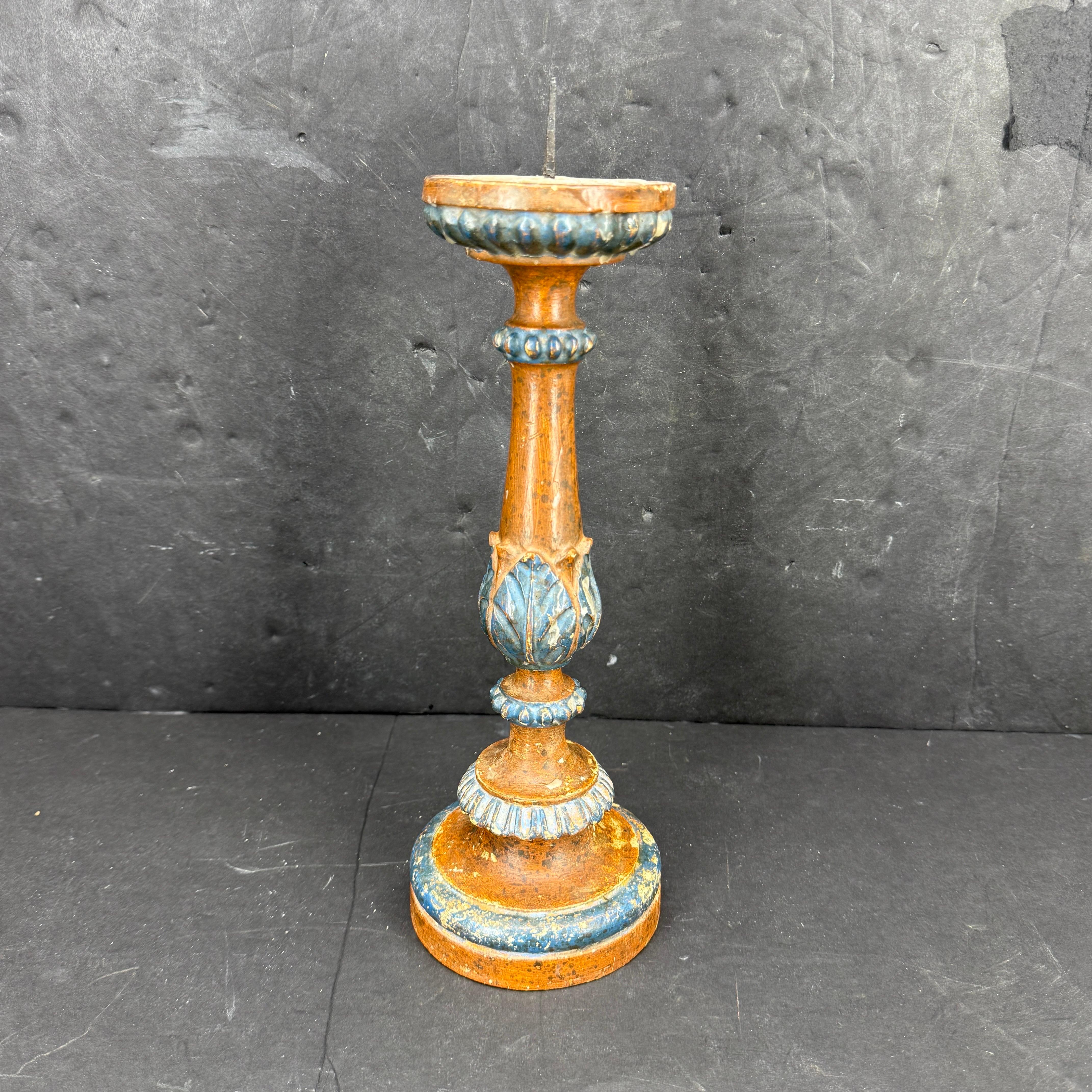Italiano Early 19th Century Italian Wood Painted Gilded Candlestick Pricket in vendita