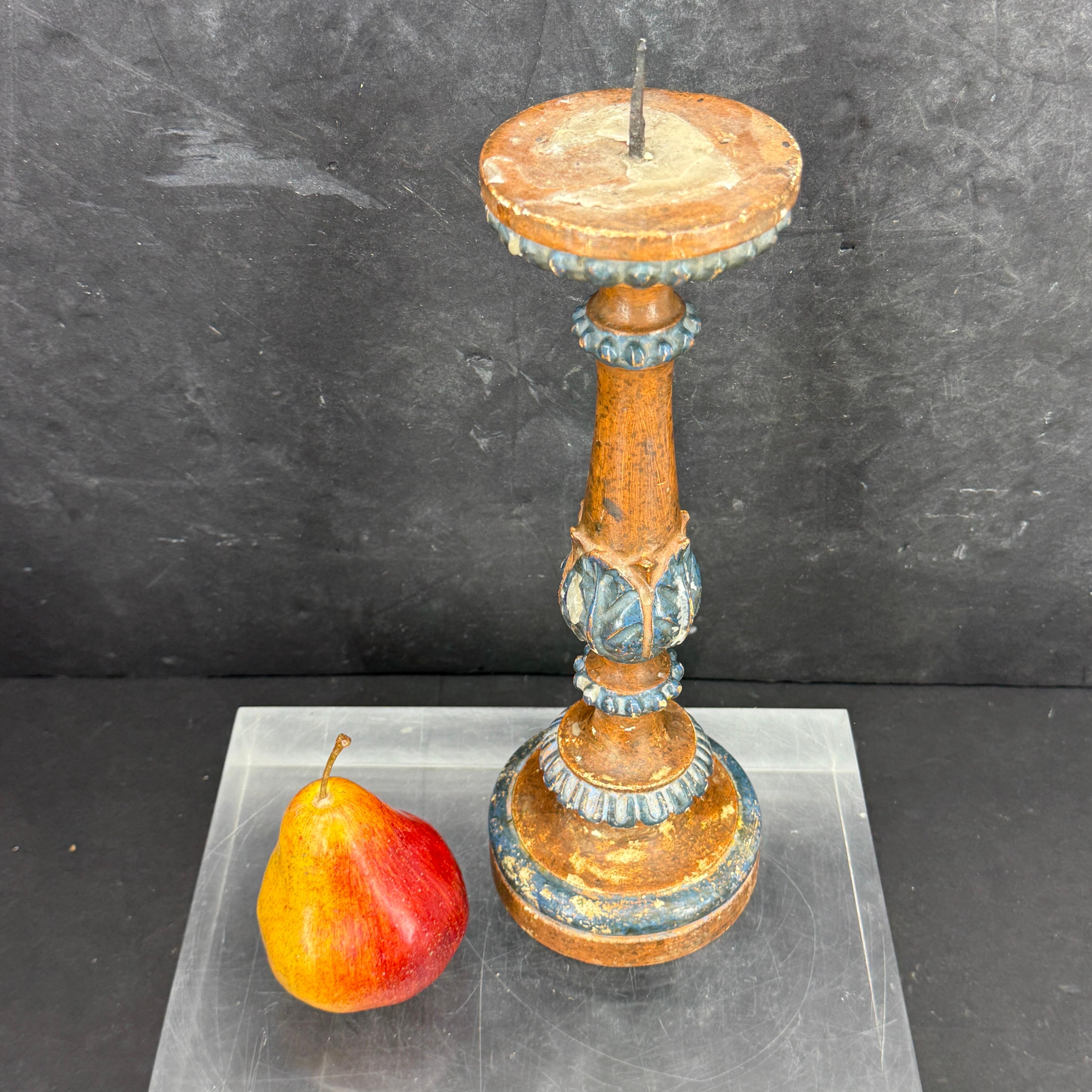 Early 19th Century Italian Wood Painted Gilded Candlestick Pricket In condizioni buone in vendita a Haddonfield, NJ