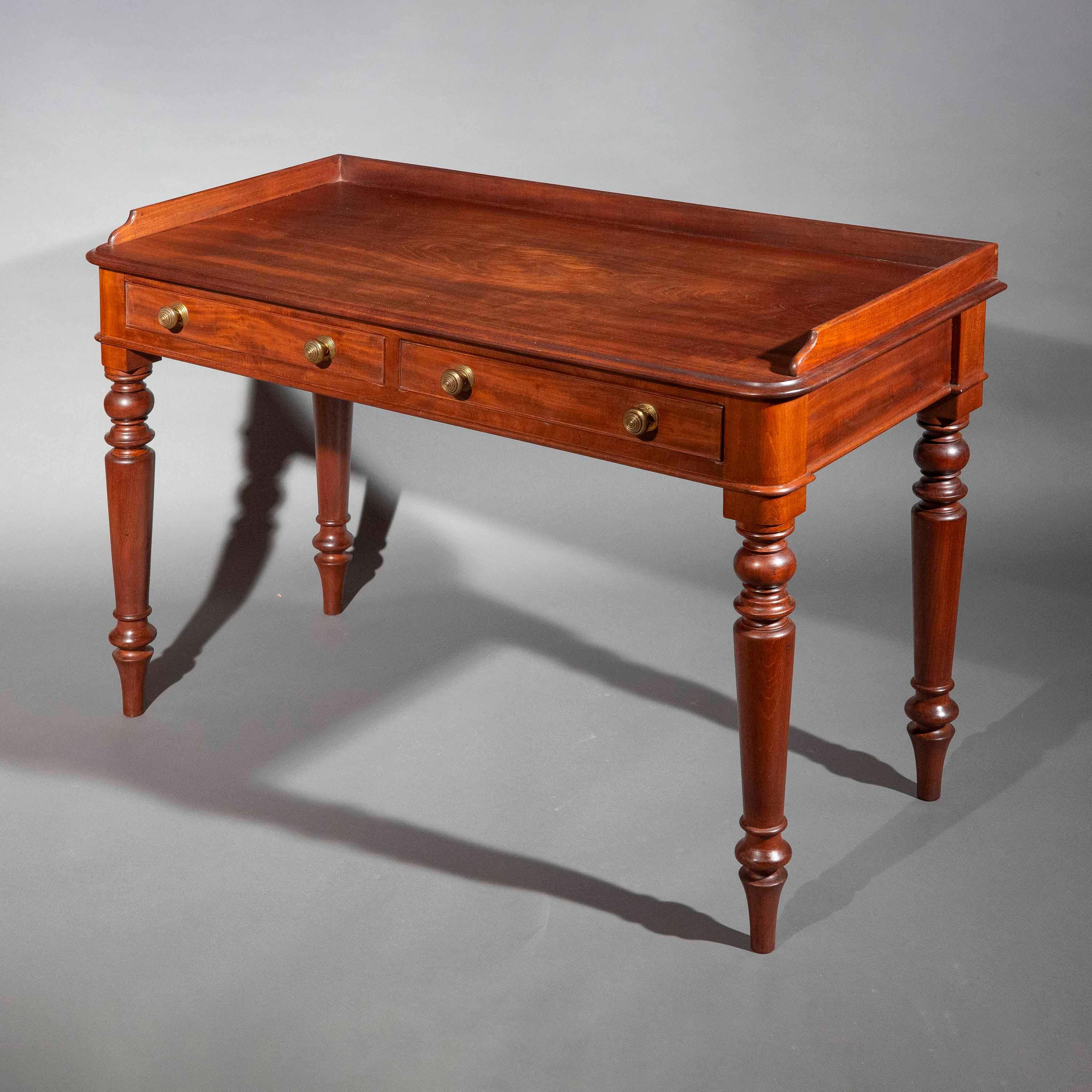 Mesa de escritorio de principios del siglo XIX en venta 4