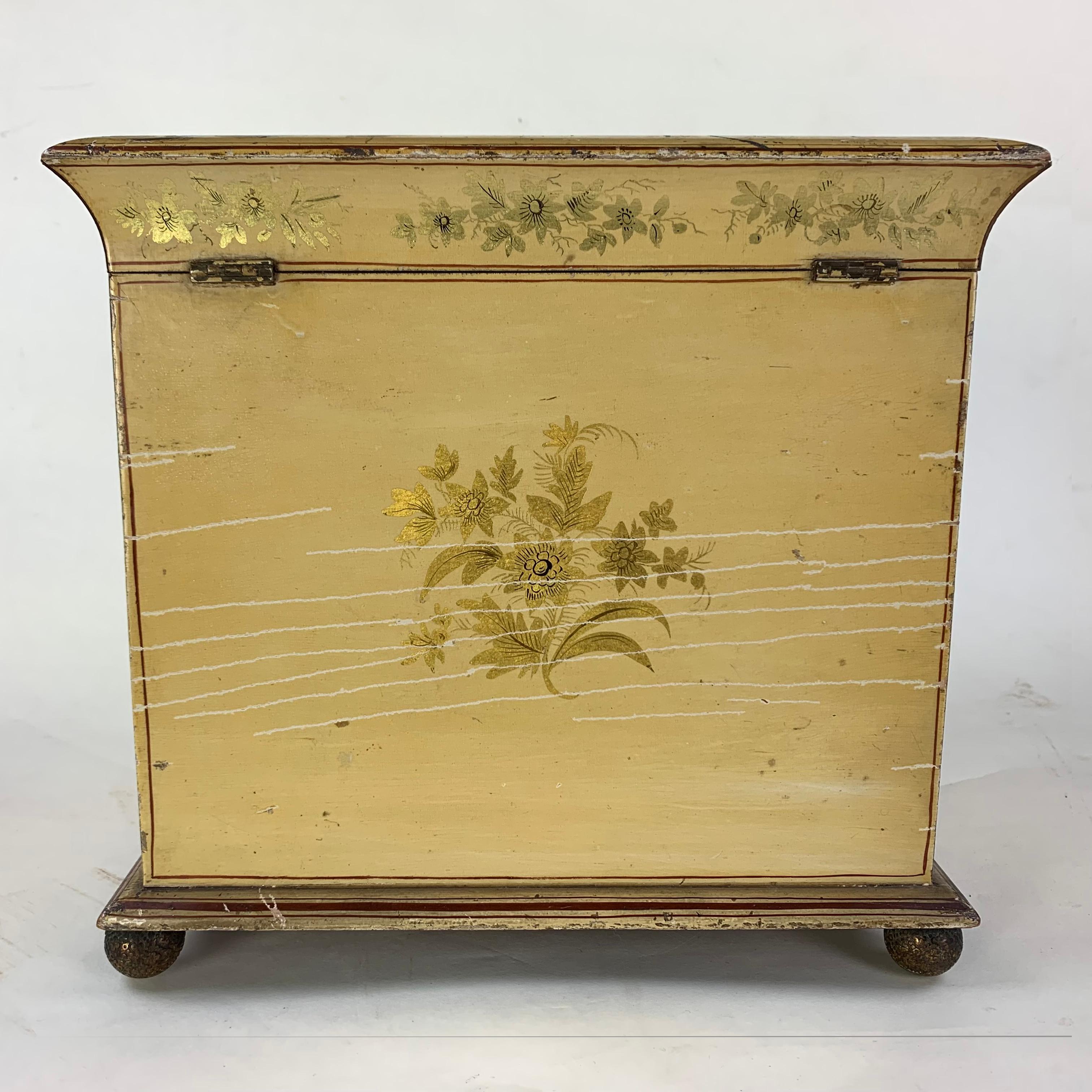 Early 19th Century Yellow Japanned Workbox In Fair Condition For Sale In Folkestone, GB