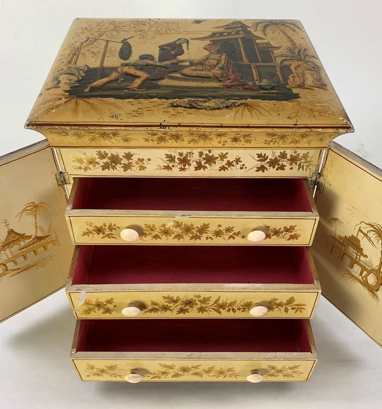 Early 19th Century Yellow Japanned Workbox For Sale at 1stDibs