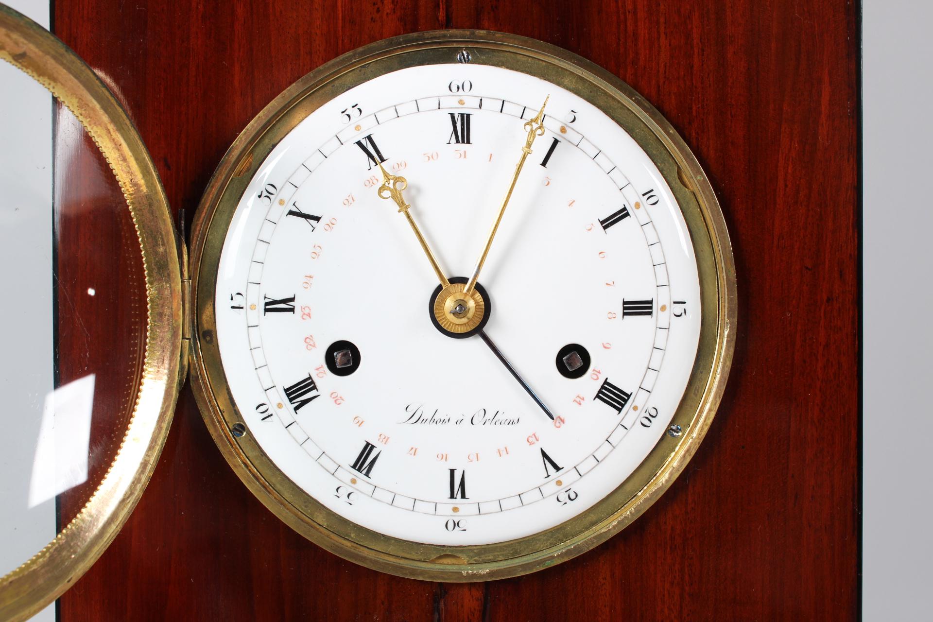 Early 19th Empire Mantel Clock, French Pendule, Retour d'Egypte, Mahogany In Good Condition In Greven, DE