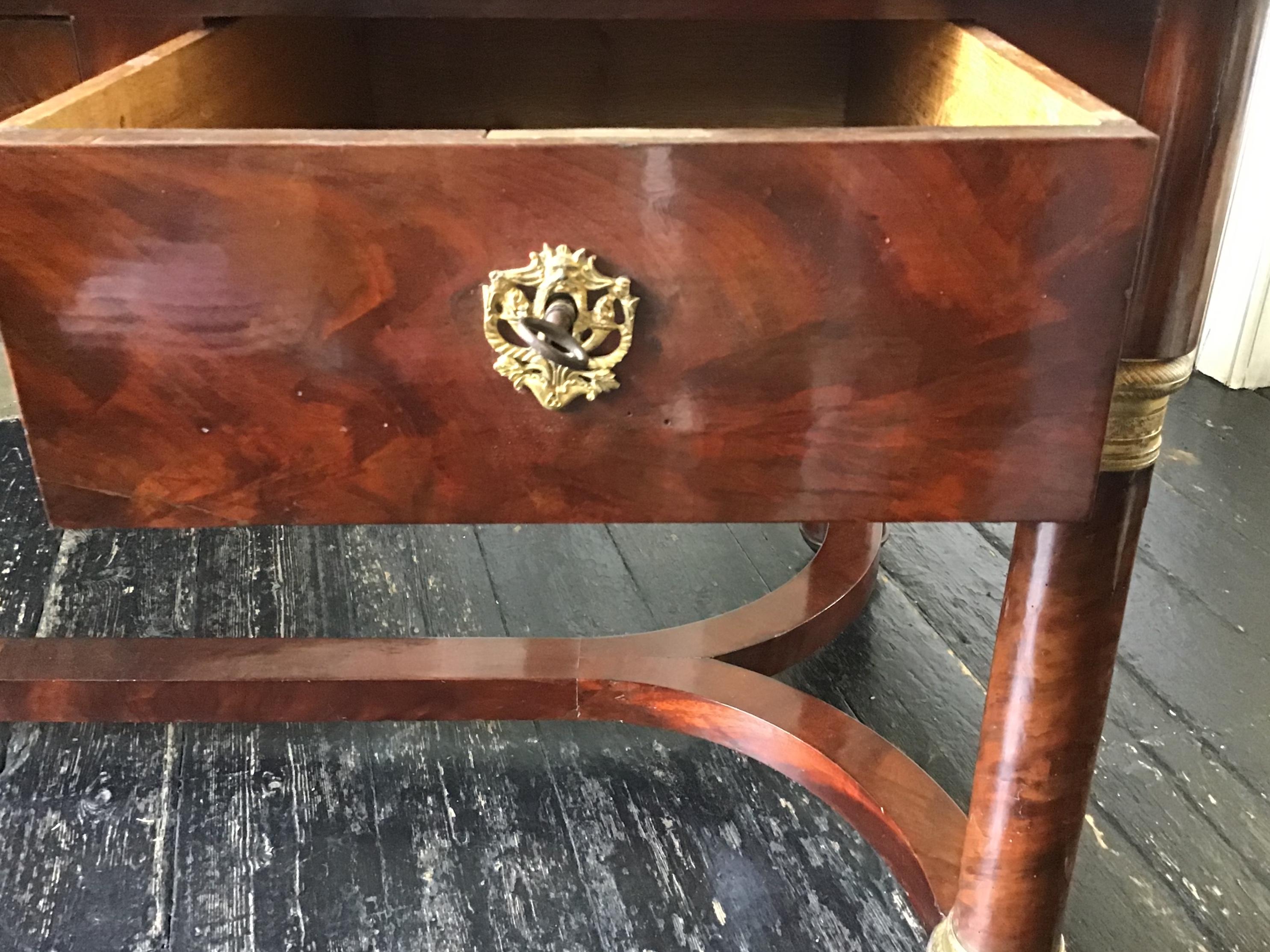 Early 19th French Empire Mahogany and Gilt Mounted Bureau Plat Writing Table In Good Condition In London, GB